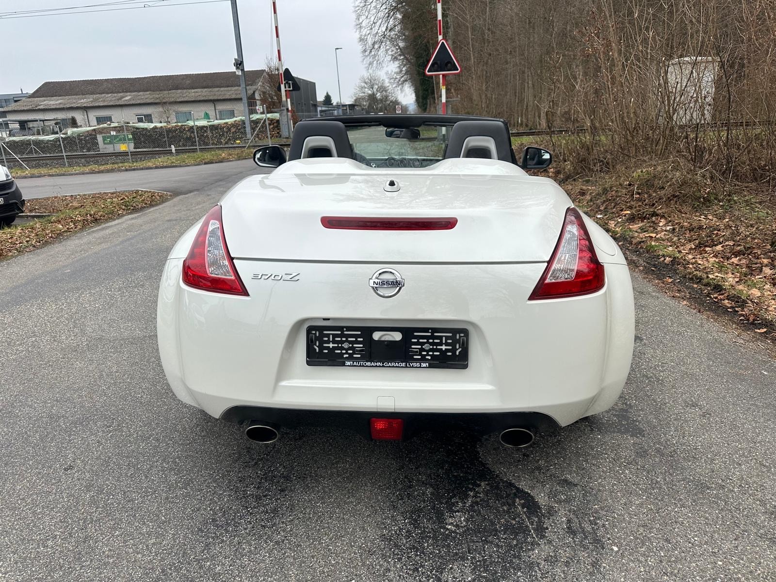 NISSAN 370 Z Roadster Pack Automatic-image-8