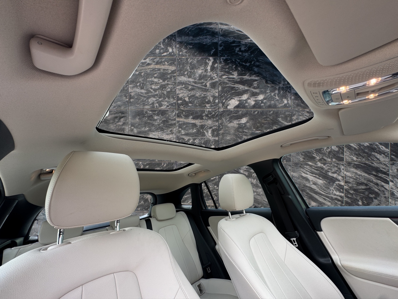 MERCEDES-BENZ EQA 350 4Matic-image-14