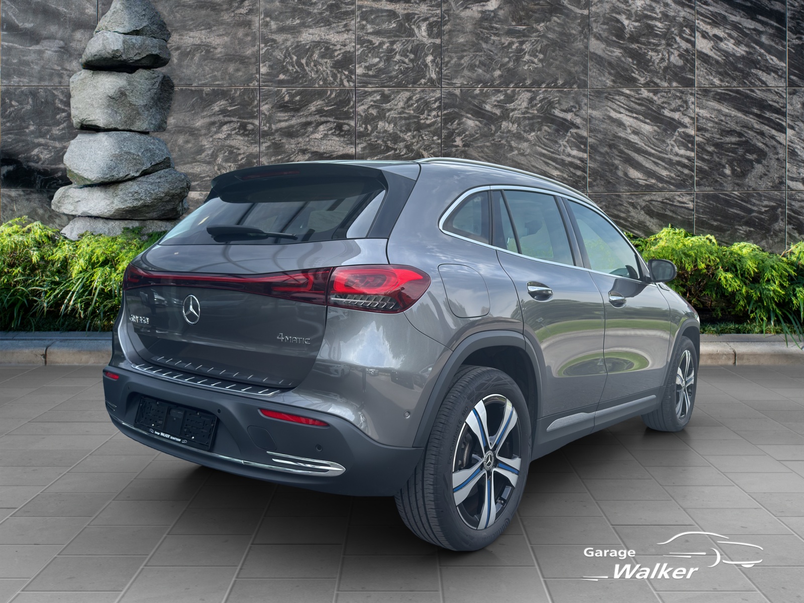 MERCEDES-BENZ EQA 350 4Matic-image-4