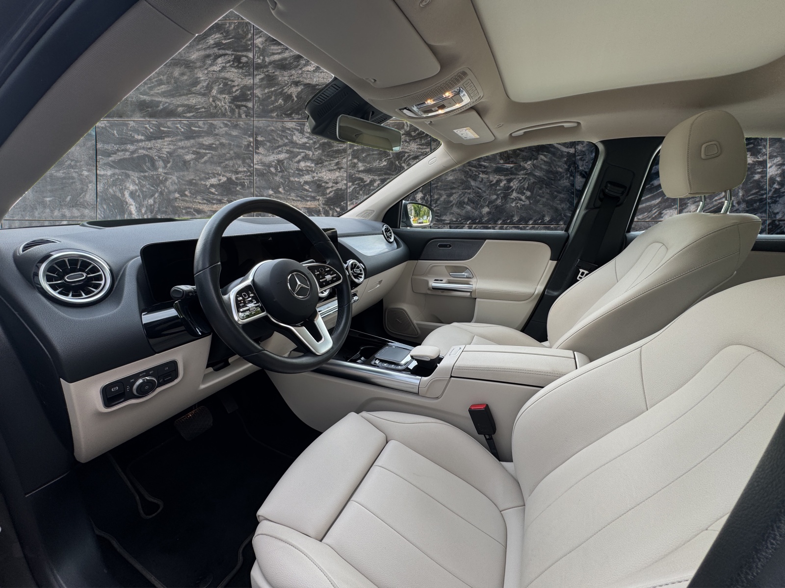 MERCEDES-BENZ EQA 350 4Matic-image-8