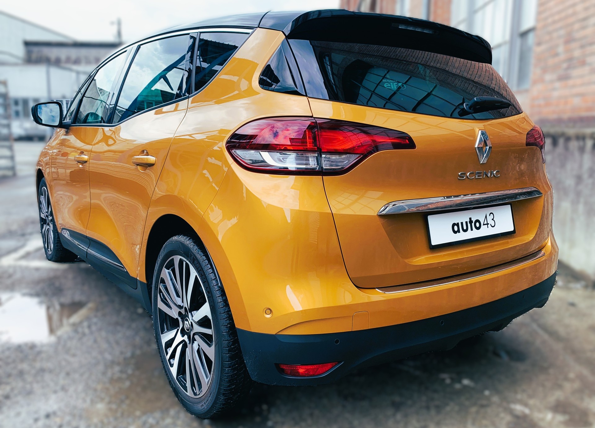 RENAULT Scénic 1.6 dCi Initiale Paris EDC-image-3