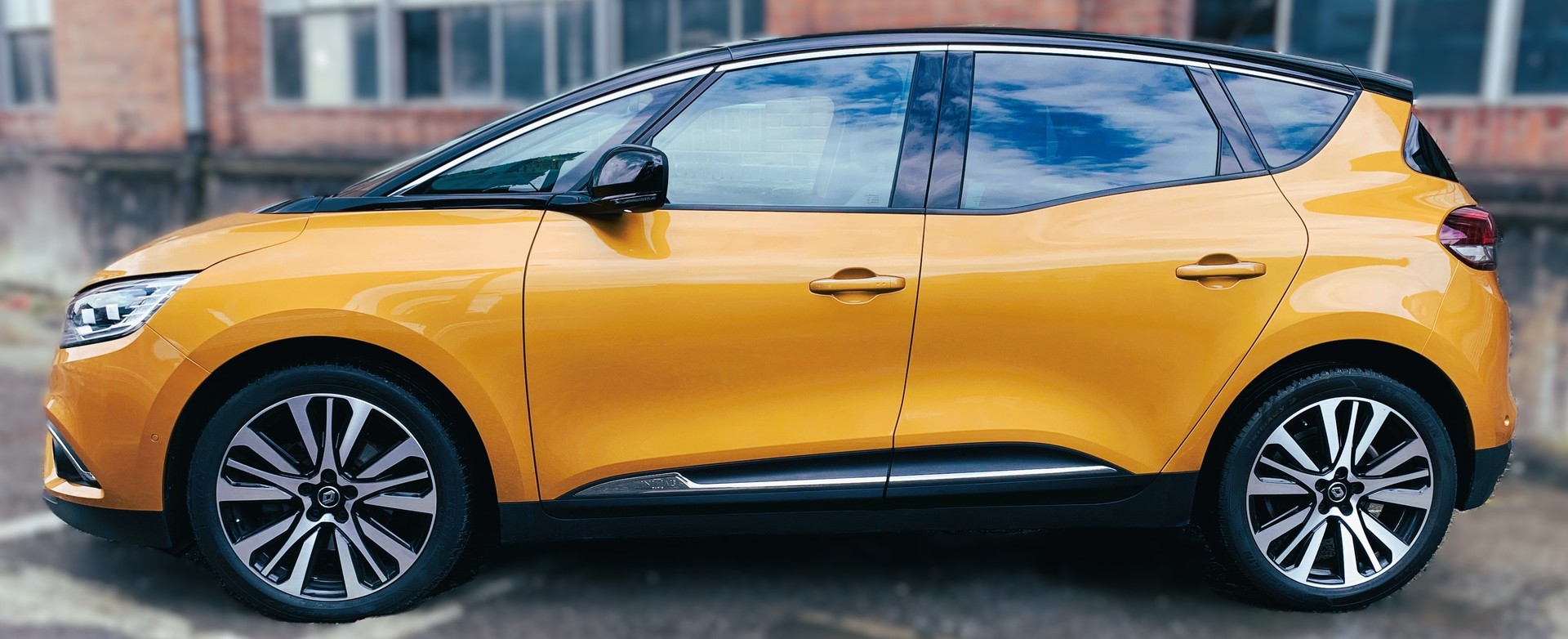RENAULT Scénic 1.6 dCi Initiale Paris EDC-image-2