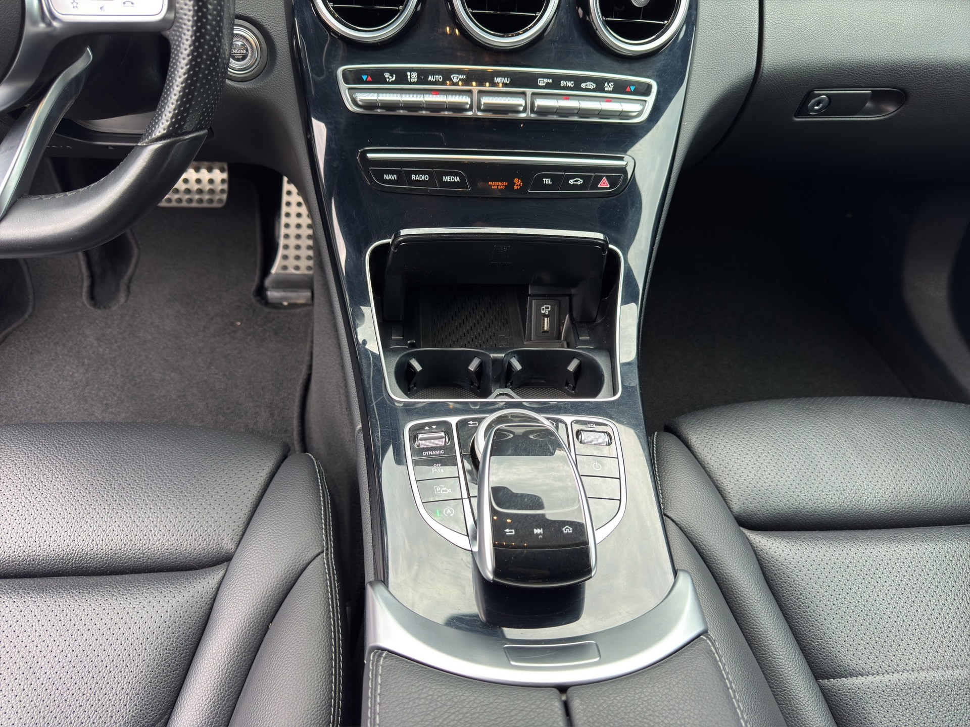 MERCEDES-BENZ C 200 Swiss Star AMG Line 4M 9G-Tronic-image-13