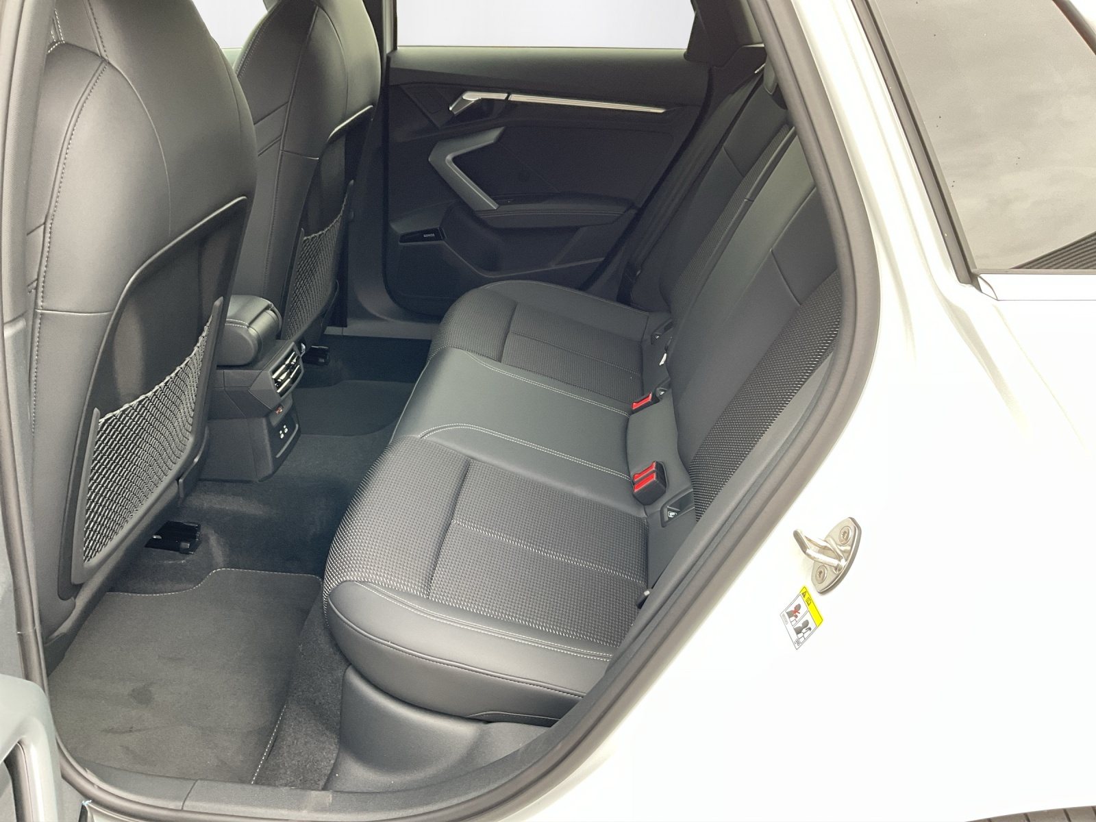 AUDI A3 Sportback 40 TFSI e Attraction S-tronic-image-10