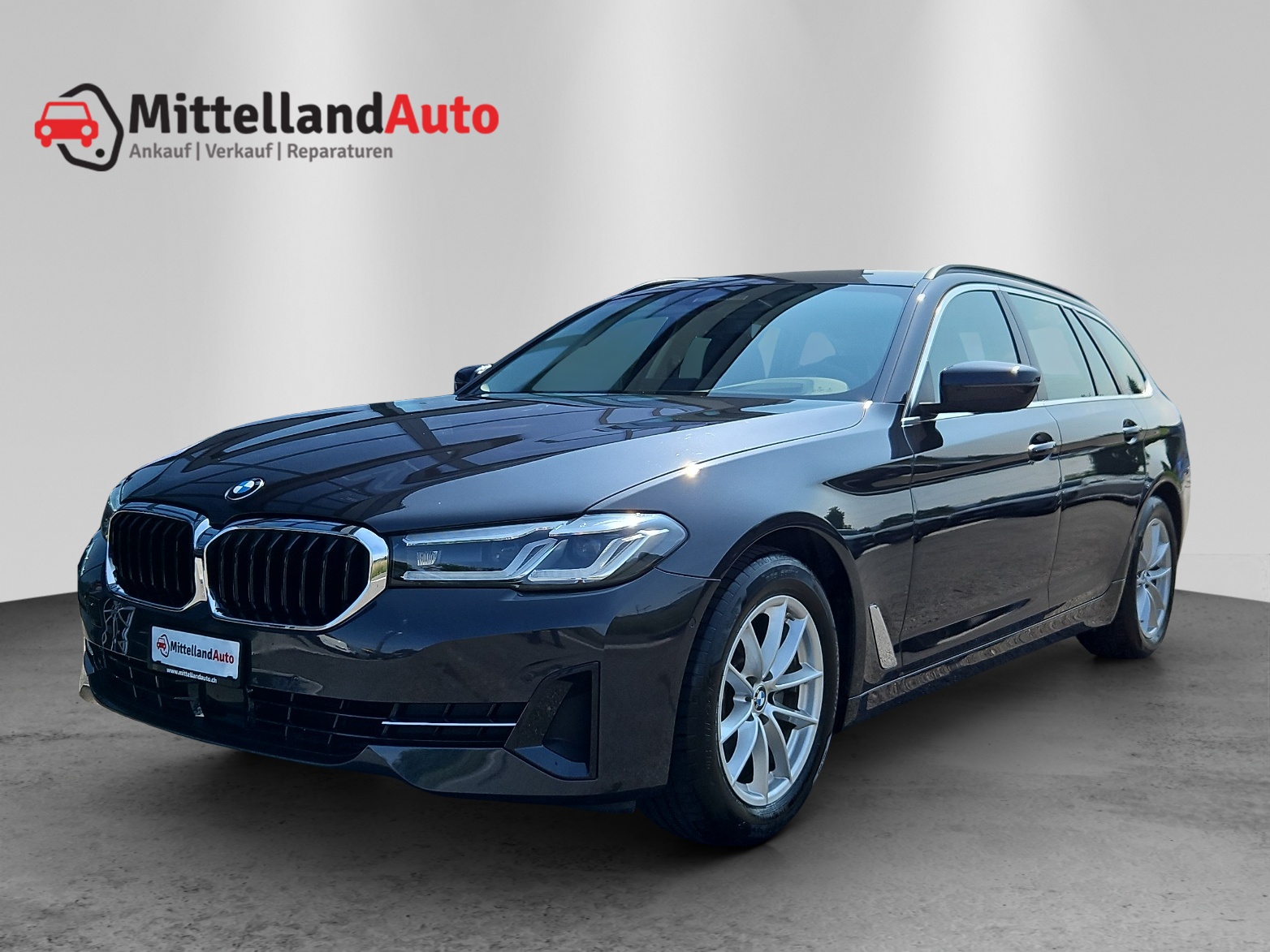 BMW 520d xDrive 48V Touring Steptronic-image-0