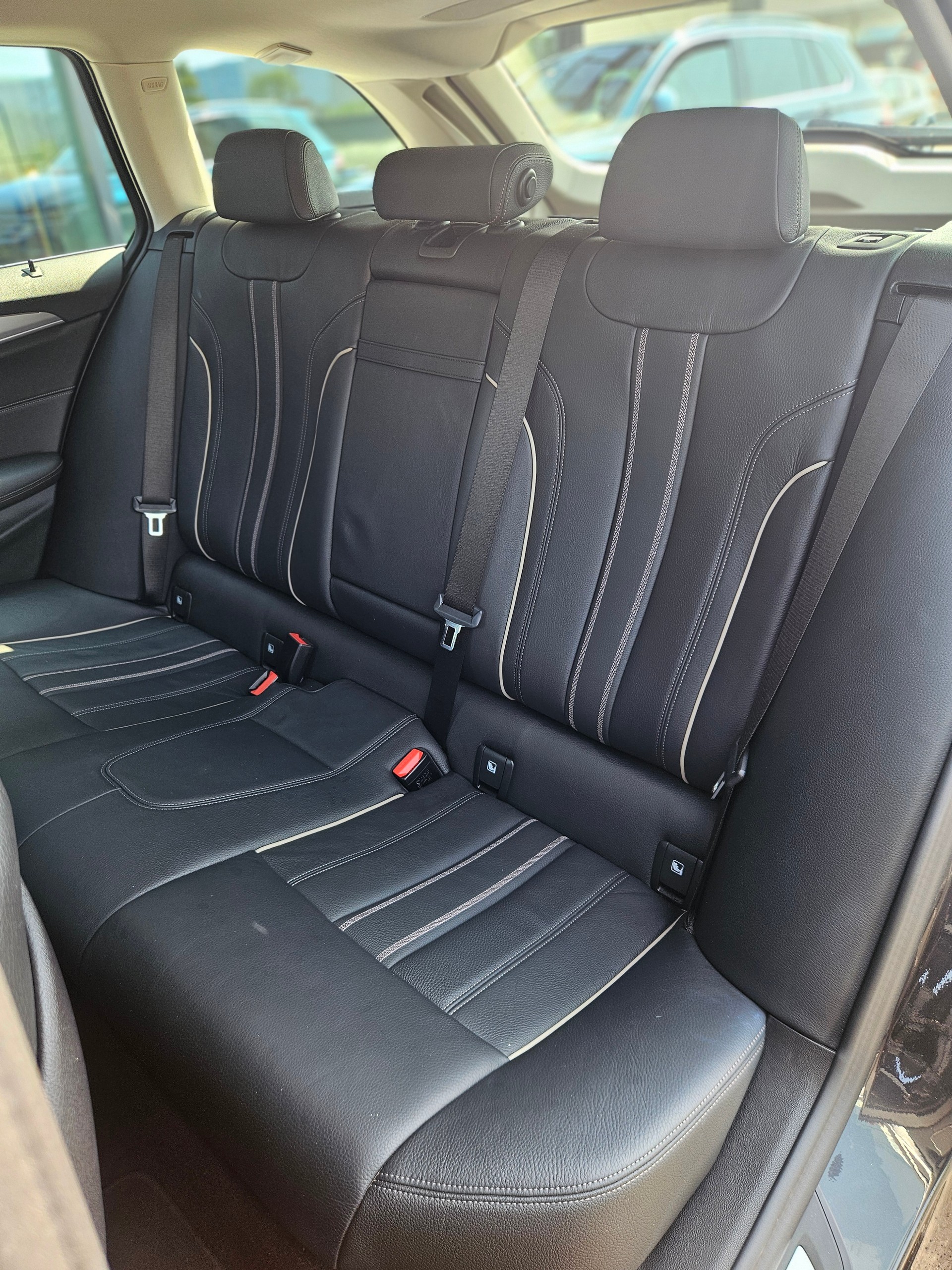 BMW 520d xDrive 48V Touring Steptronic-image-10