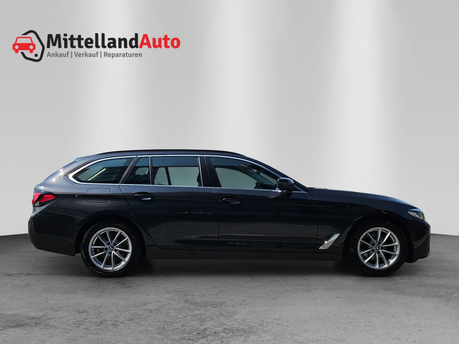 BMW 520d xDrive 48V Touring Steptronic-image-3