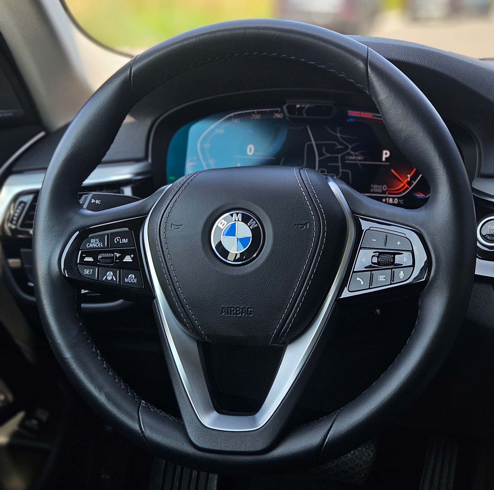 BMW 520d xDrive 48V Touring Steptronic-image-7