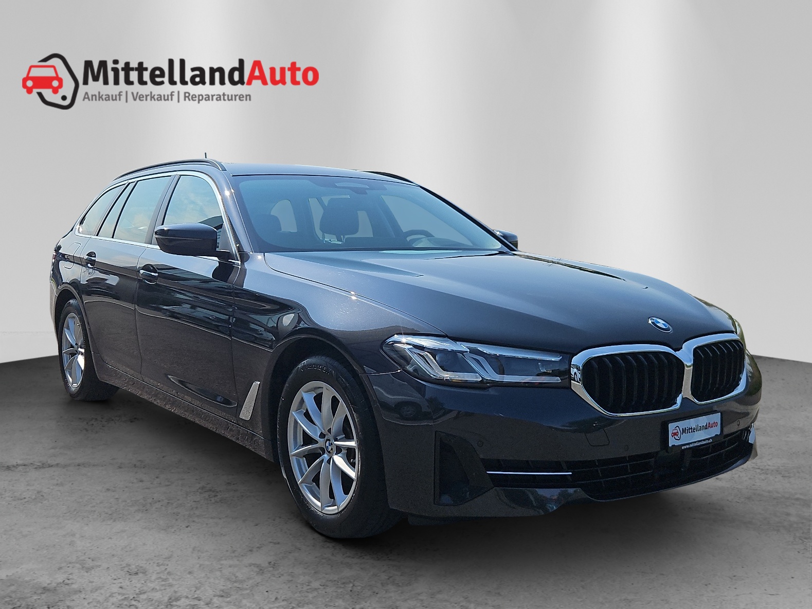 BMW 520d xDrive 48V Touring Steptronic-image-2