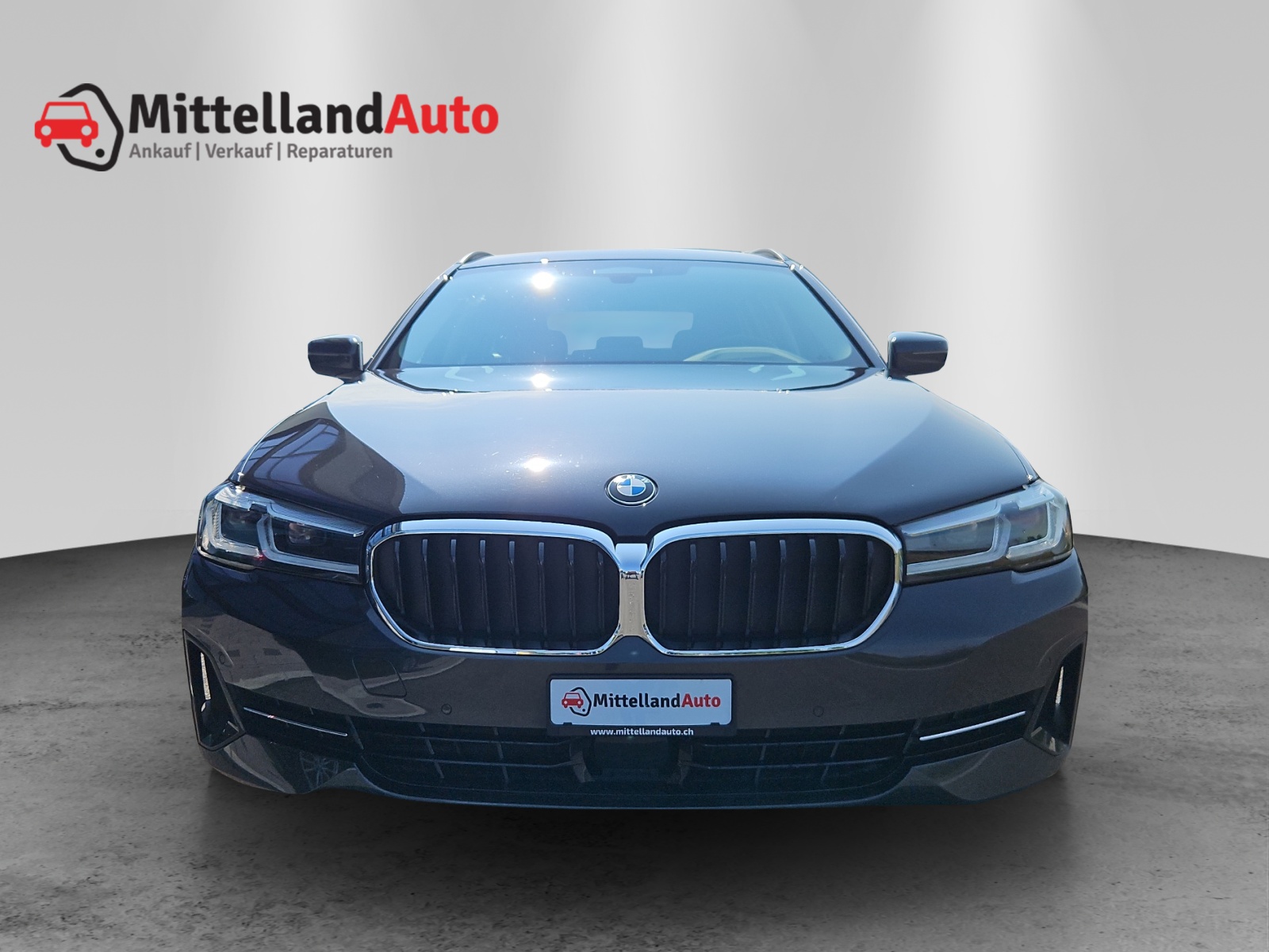 BMW 520d xDrive 48V Touring Steptronic-image-1