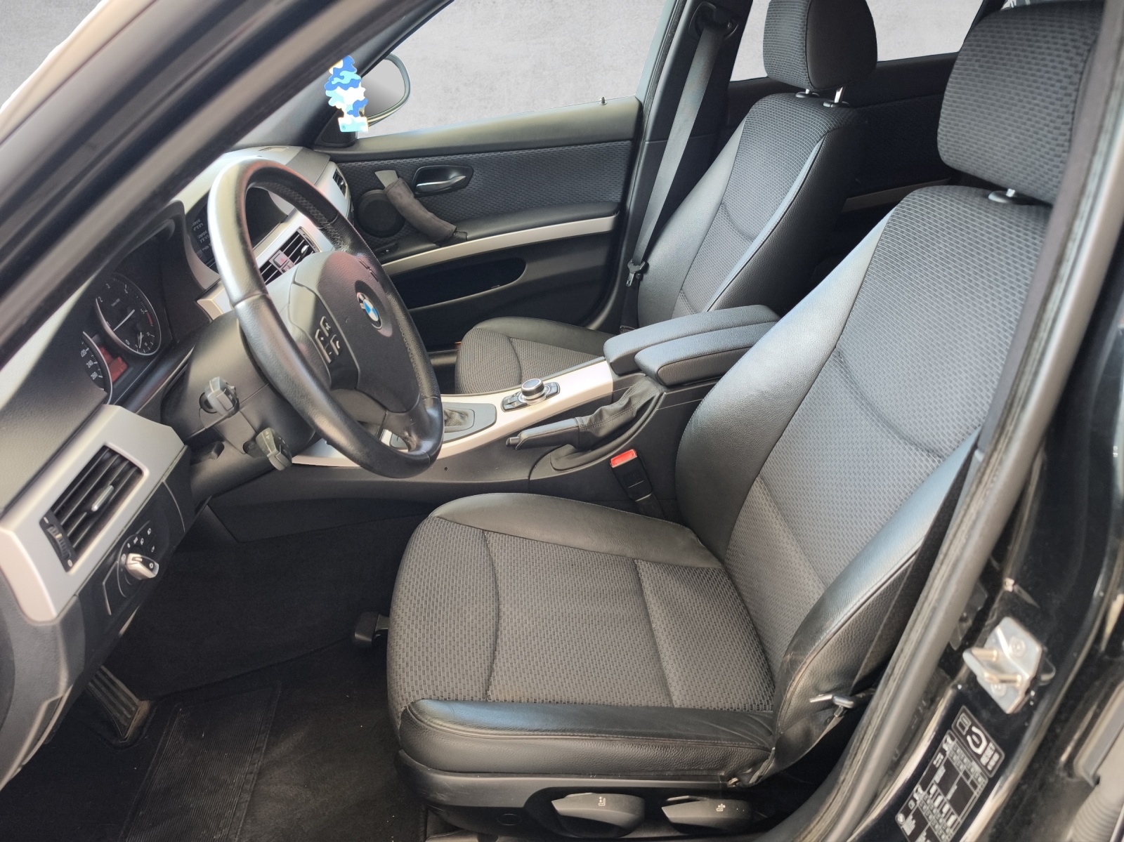 BMW 320d Steptronic-image-9
