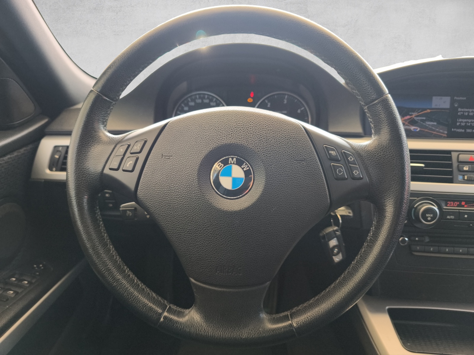 BMW 320d Steptronic-image-17