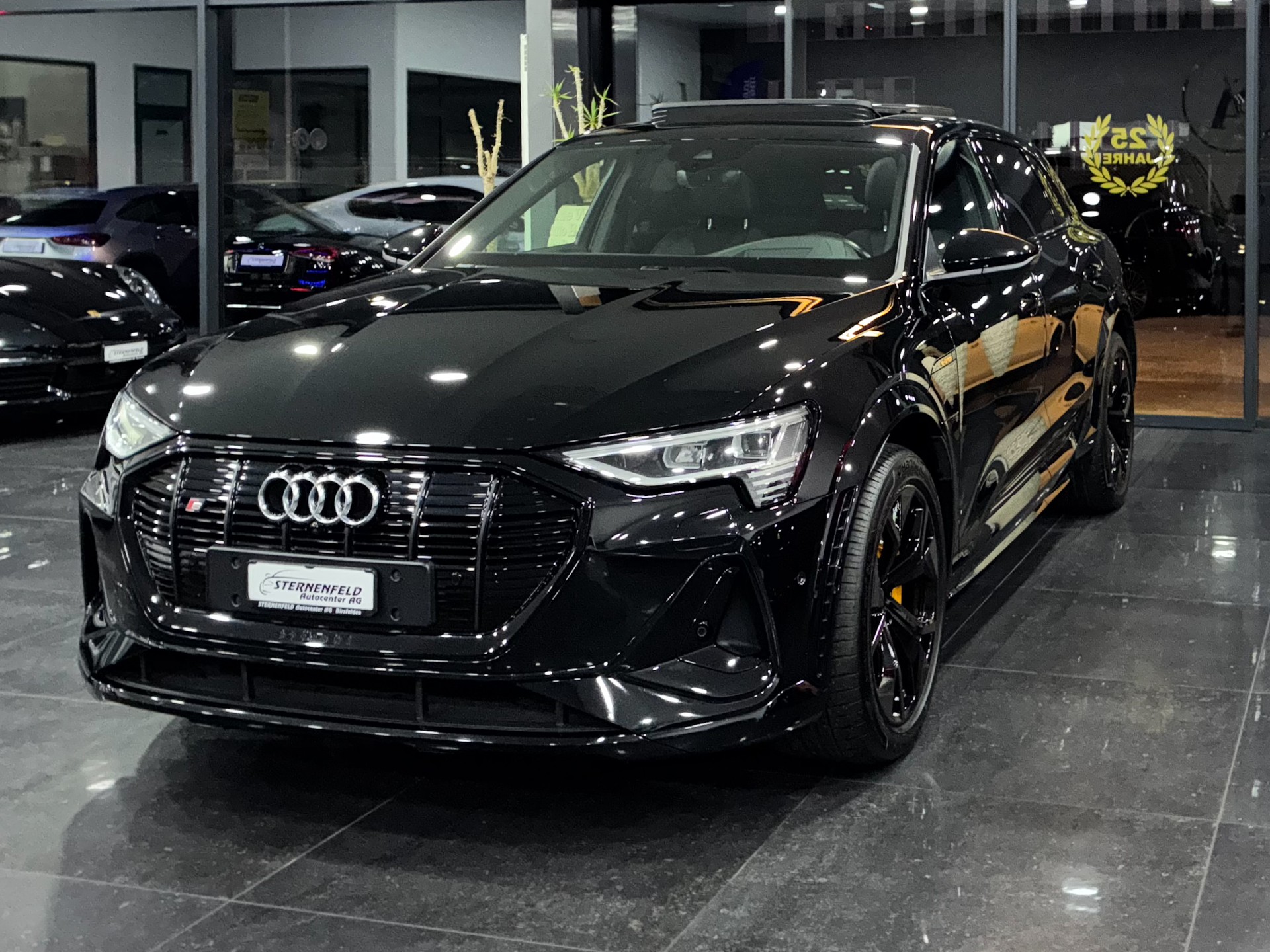 AUDI e-tron S quattro-image-0
