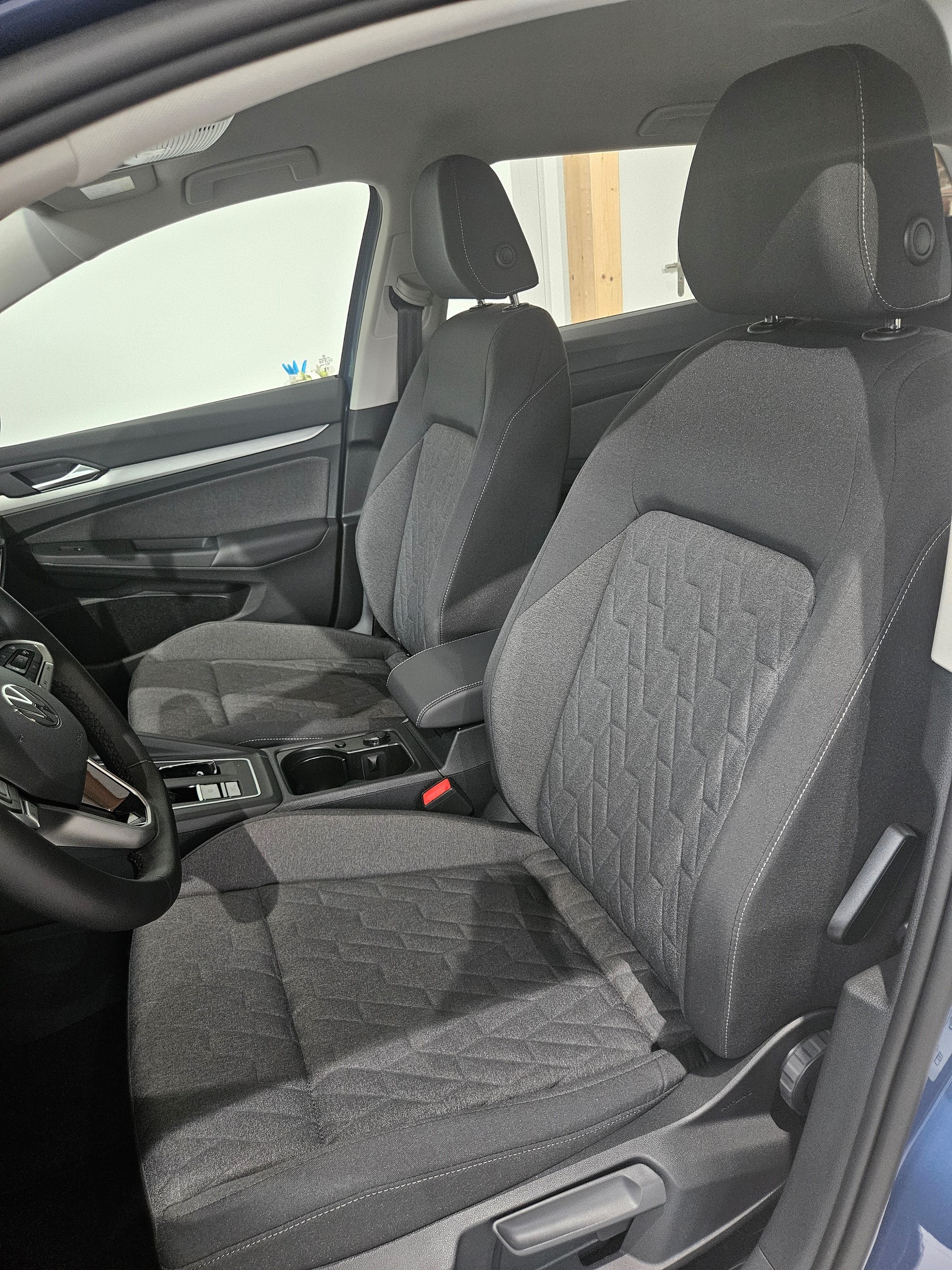 VW Golf VIII Vari 2.0 TDI DSG 150PS Life-image-3