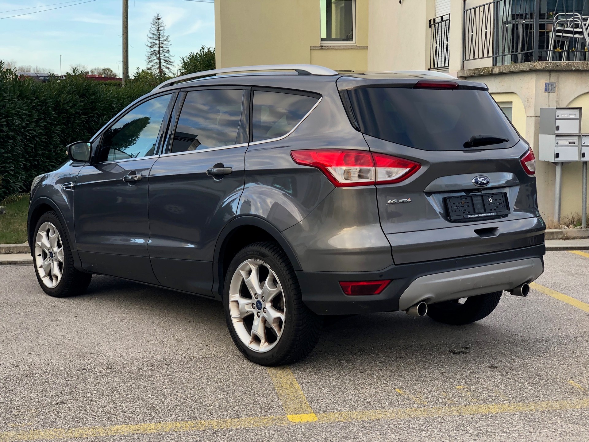 FORD Kuga 2.0 TDCi Titanium 4WD PowerShift-image-3