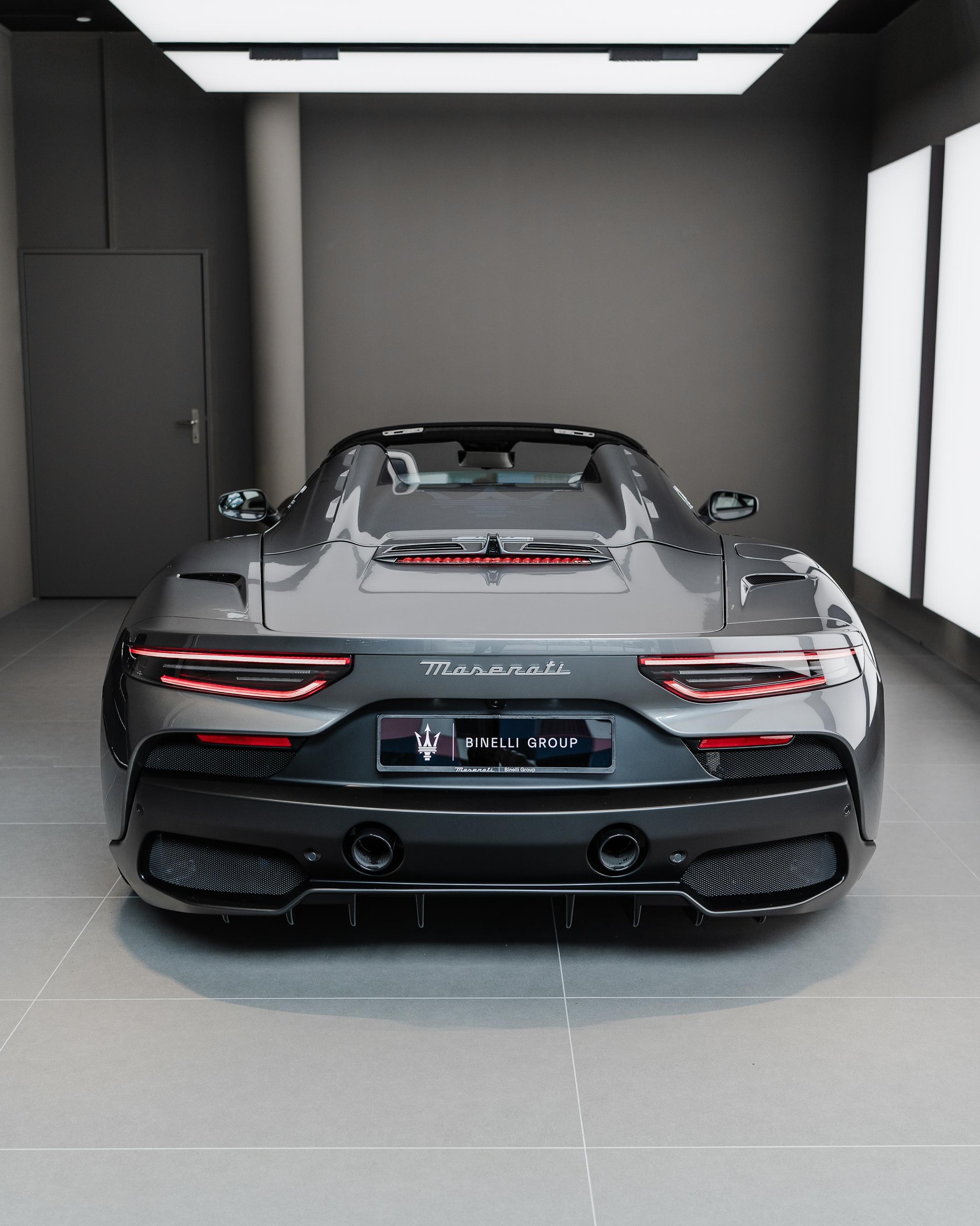 MASERATI MC20 Cielo - Grigio Mistero-image-10