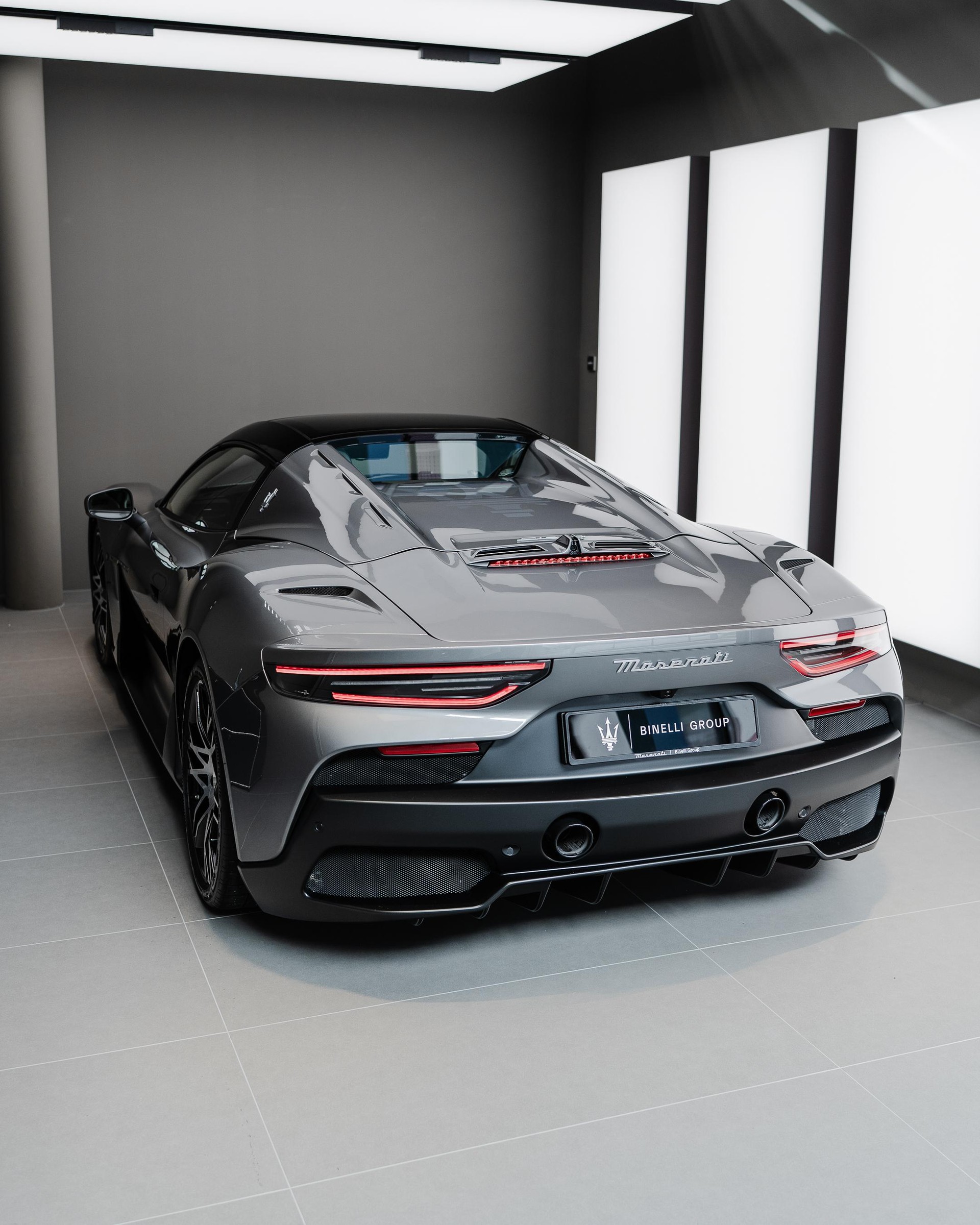 MASERATI MC20 Cielo - Grigio Mistero-image-9