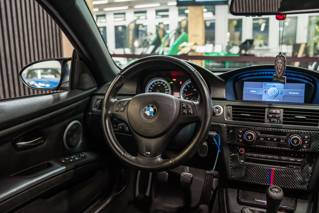 BMW M3 Cabriolet-image-25