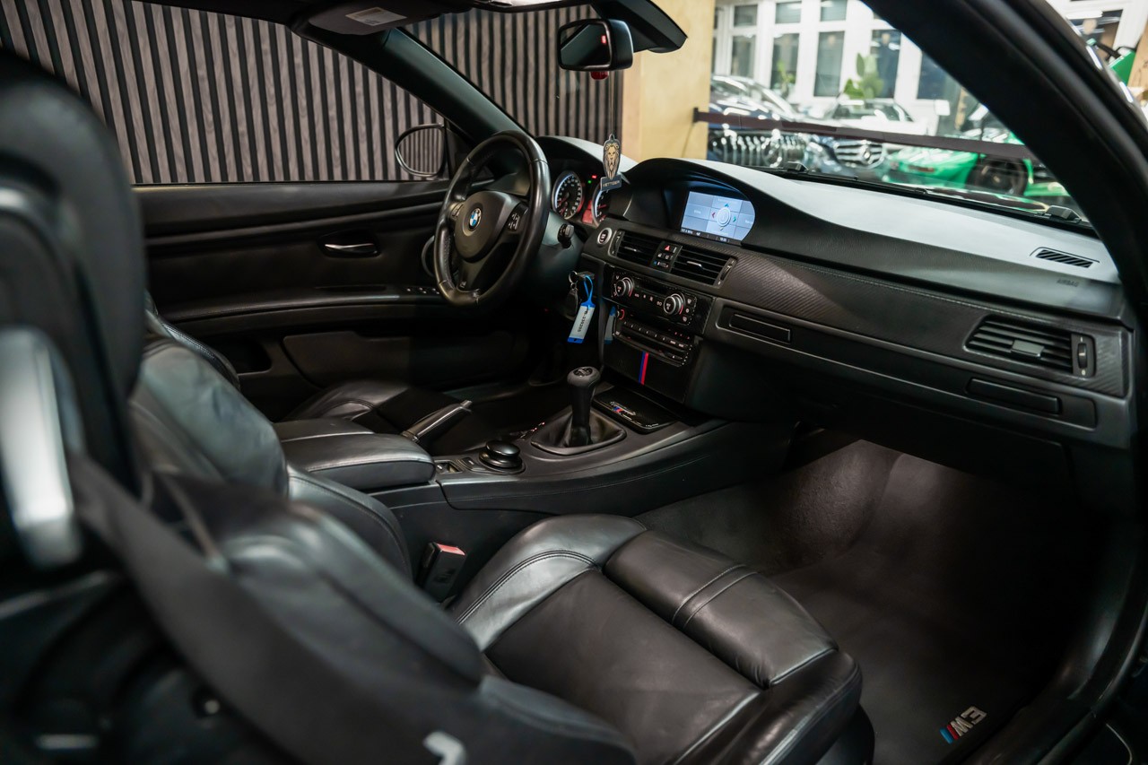 BMW M3 Cabriolet-image-13