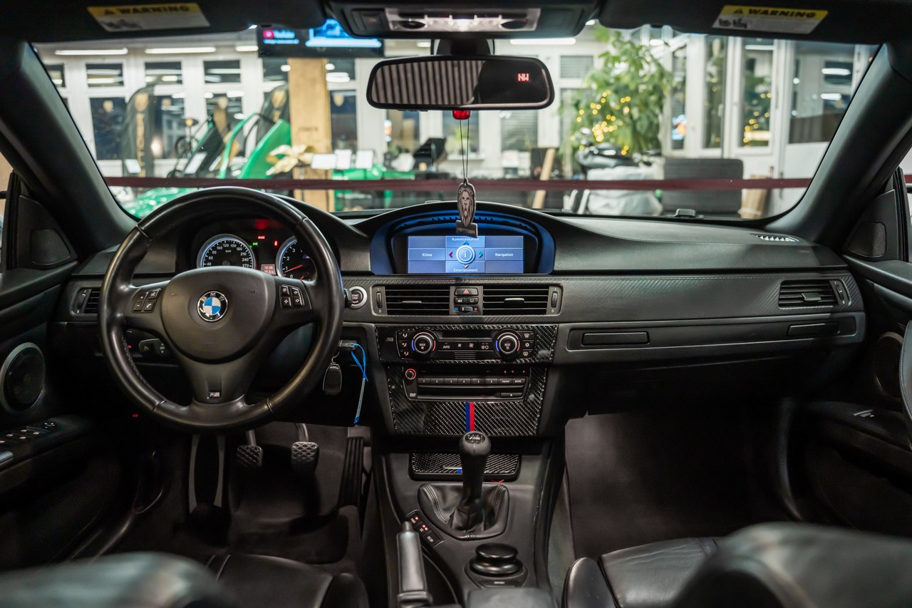 BMW M3 Cabriolet-image-10