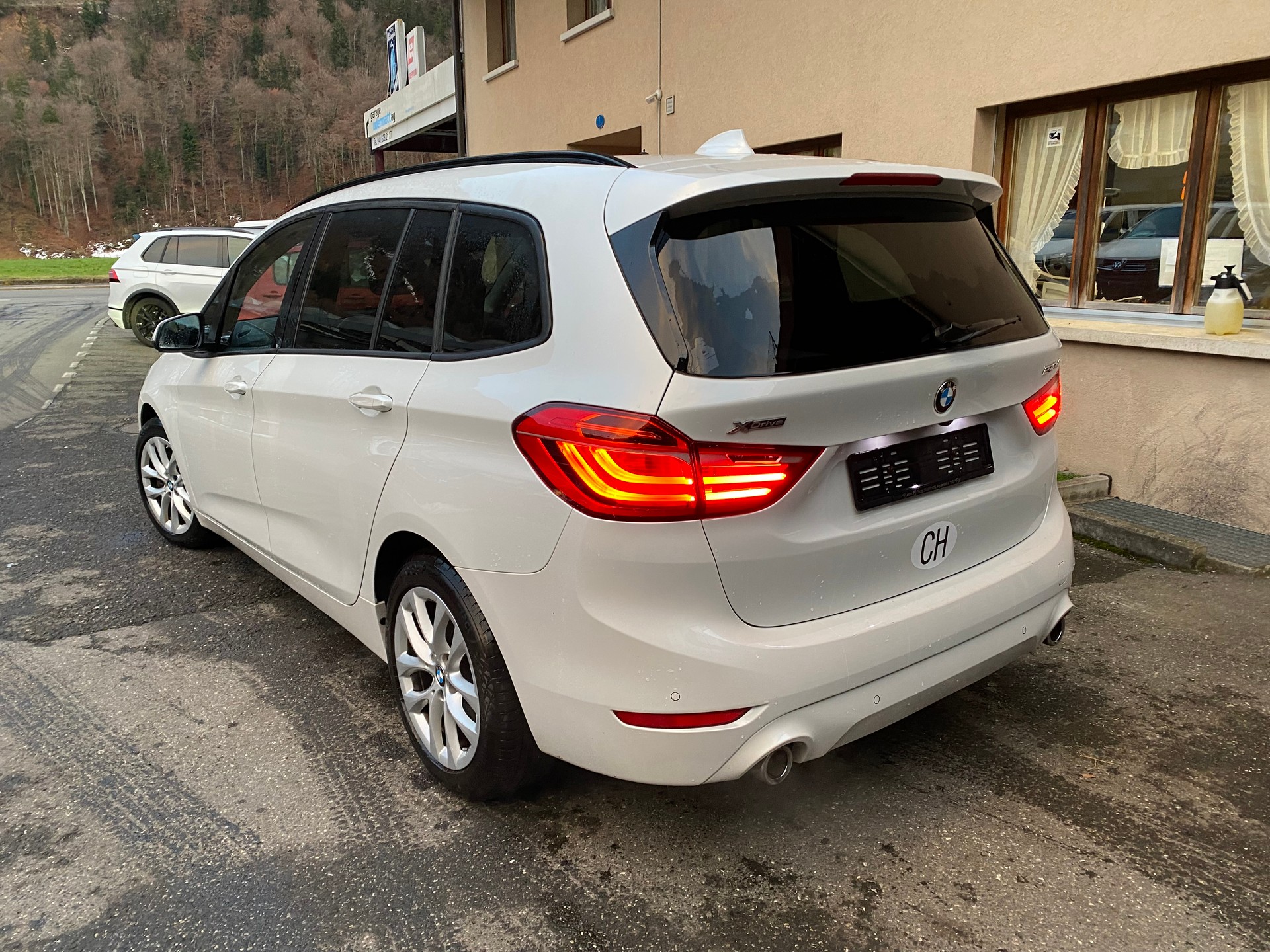 BMW 218d xDrive Gran Tourer Steptronic-image-12