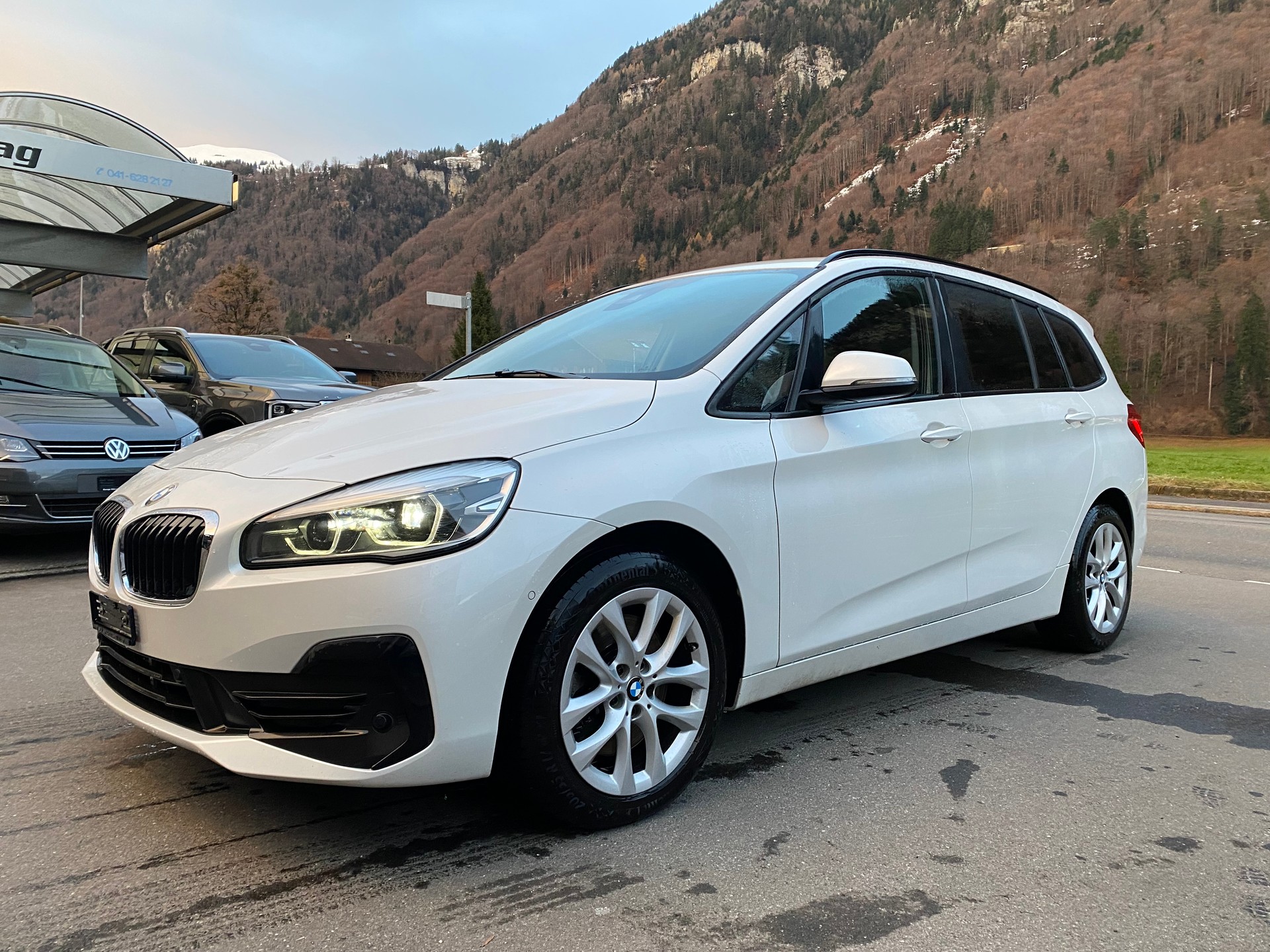 BMW 218d xDrive Gran Tourer Steptronic-image-1