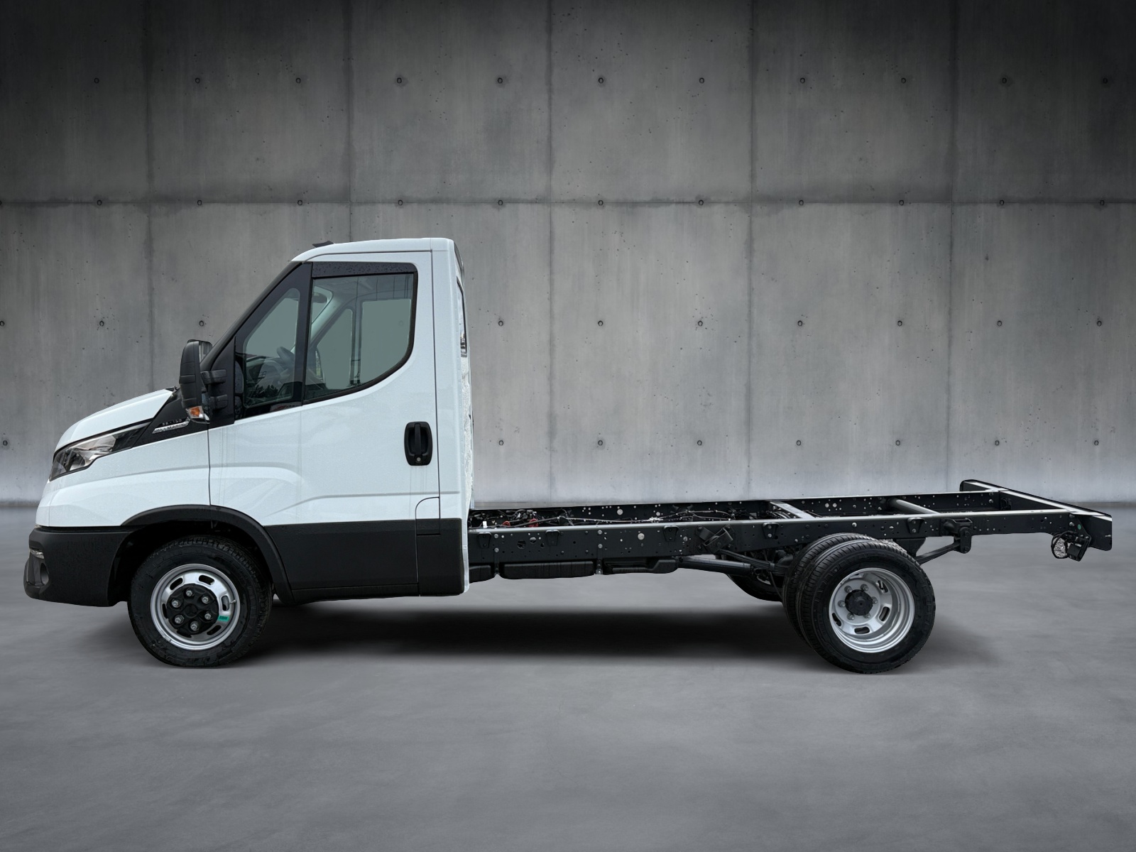 IVECO 35C16A8-showroom-element-1