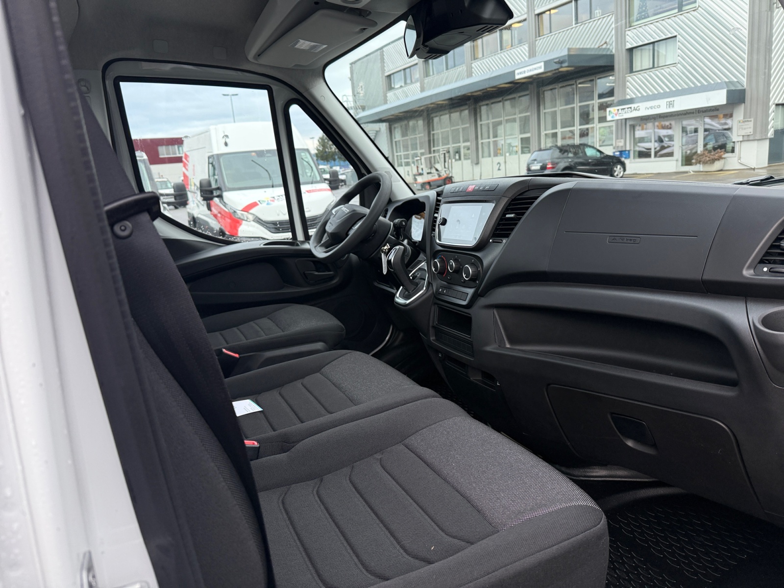 IVECO 35C16A8-image-9