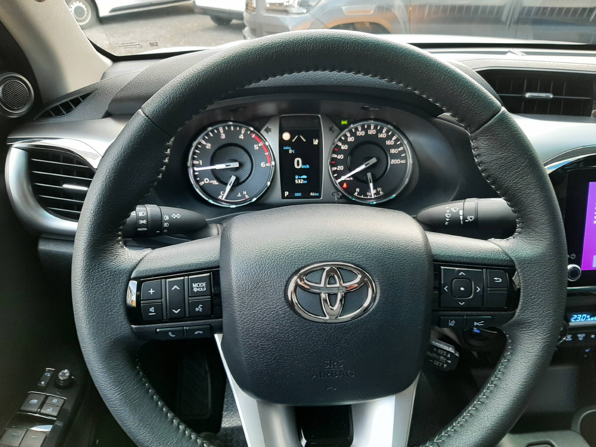 TOYOTA Hilux Double Cab.-Pick-up 2.8 D-4D MHEV Style-image-15