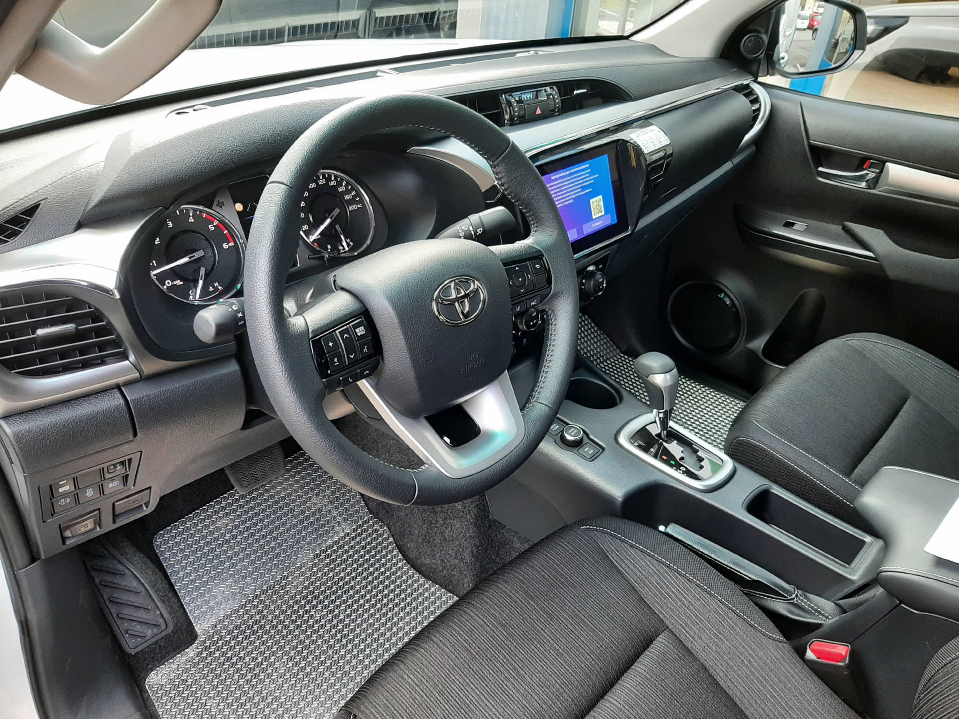 TOYOTA Hilux Double Cab.-Pick-up 2.8 D-4D MHEV Style-image-13