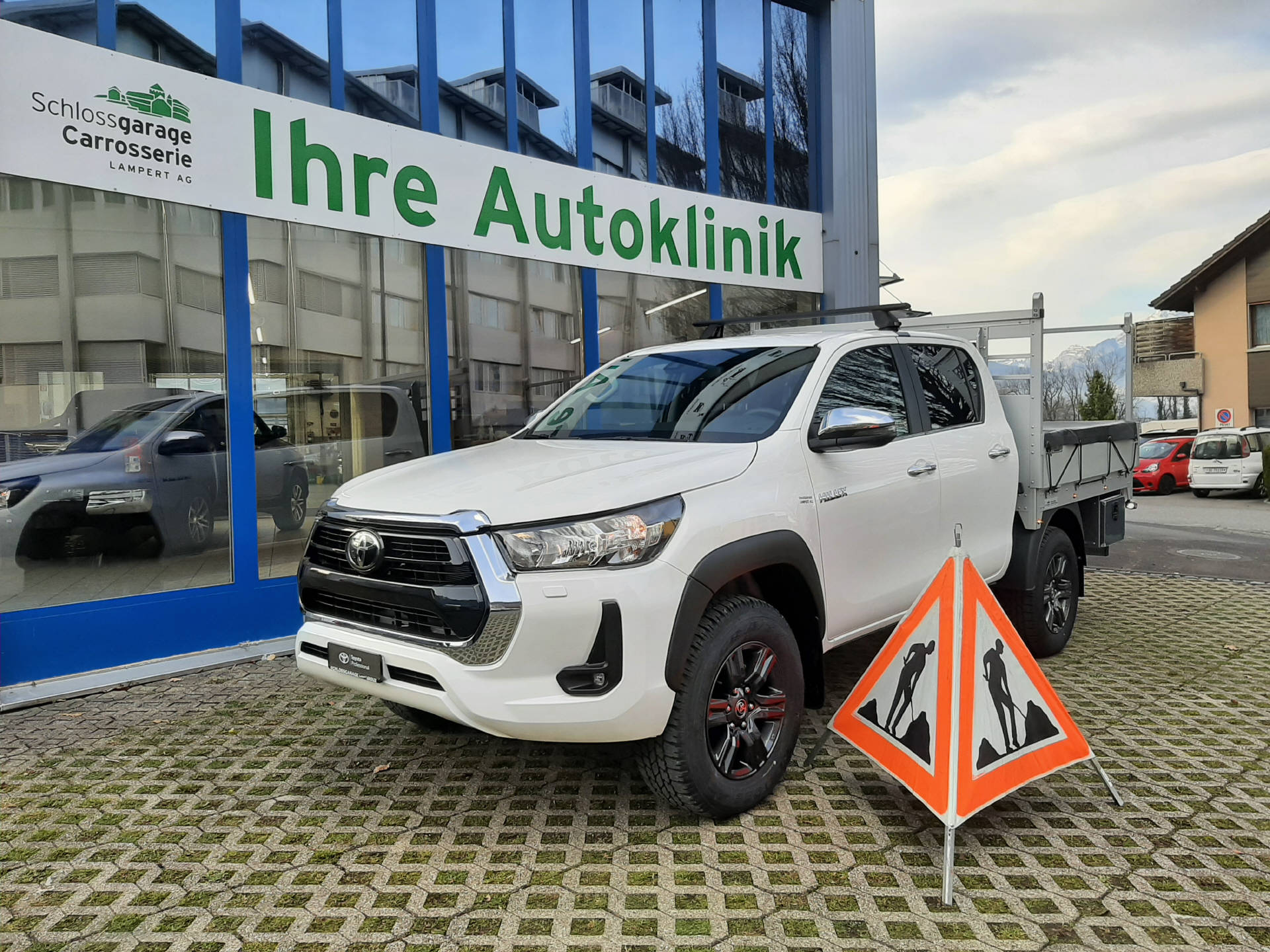 TOYOTA Hilux Double Cab.-Pick-up 2.8 D-4D MHEV Style-image-12