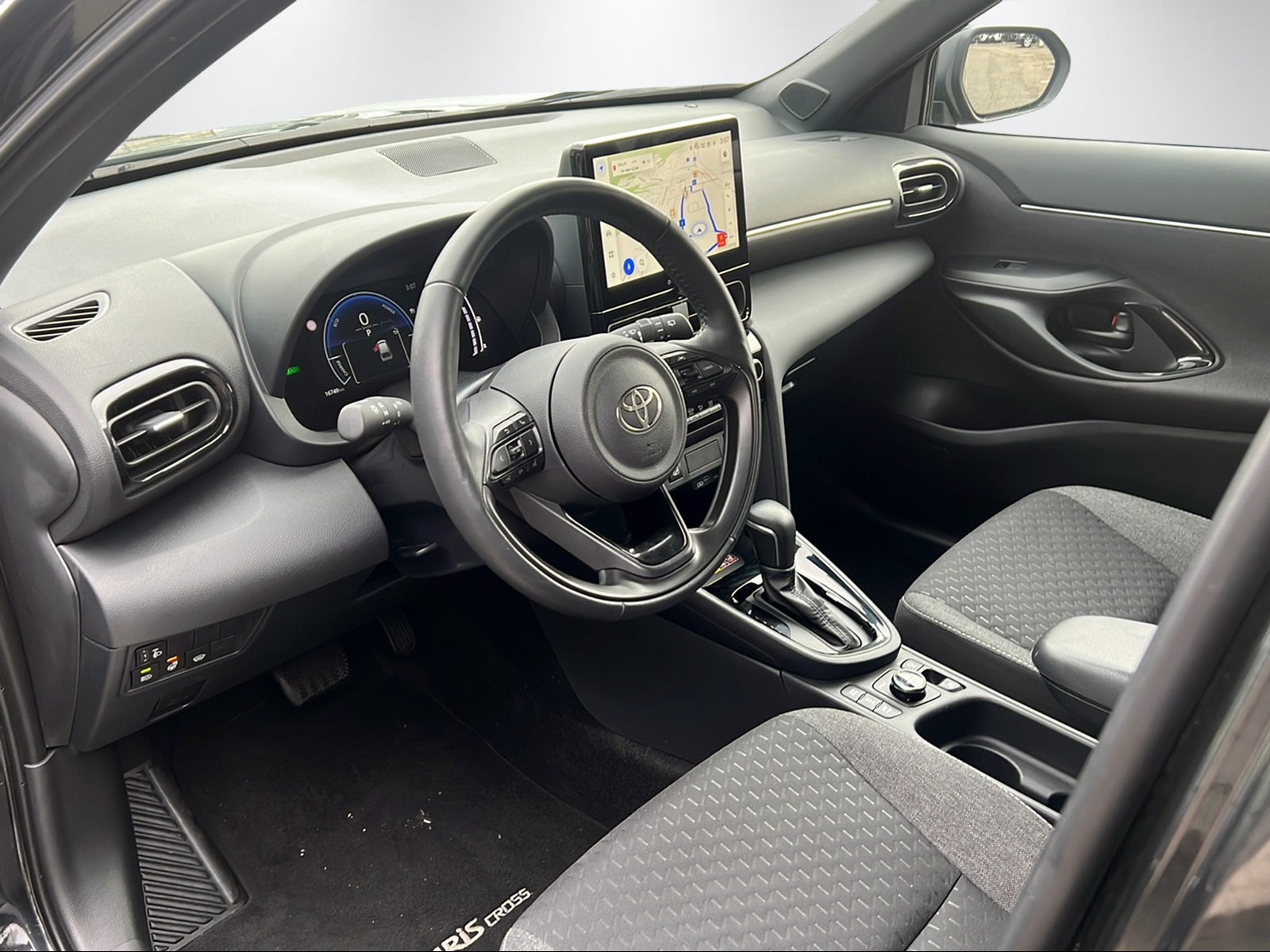TOYOTA Yaris Cross 1.5 VVT-i HSD Trend AWD-i-image-13