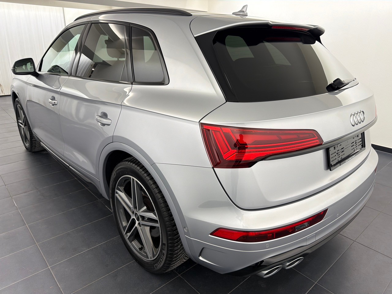 AUDI SQ5 TDI quattro-image-1