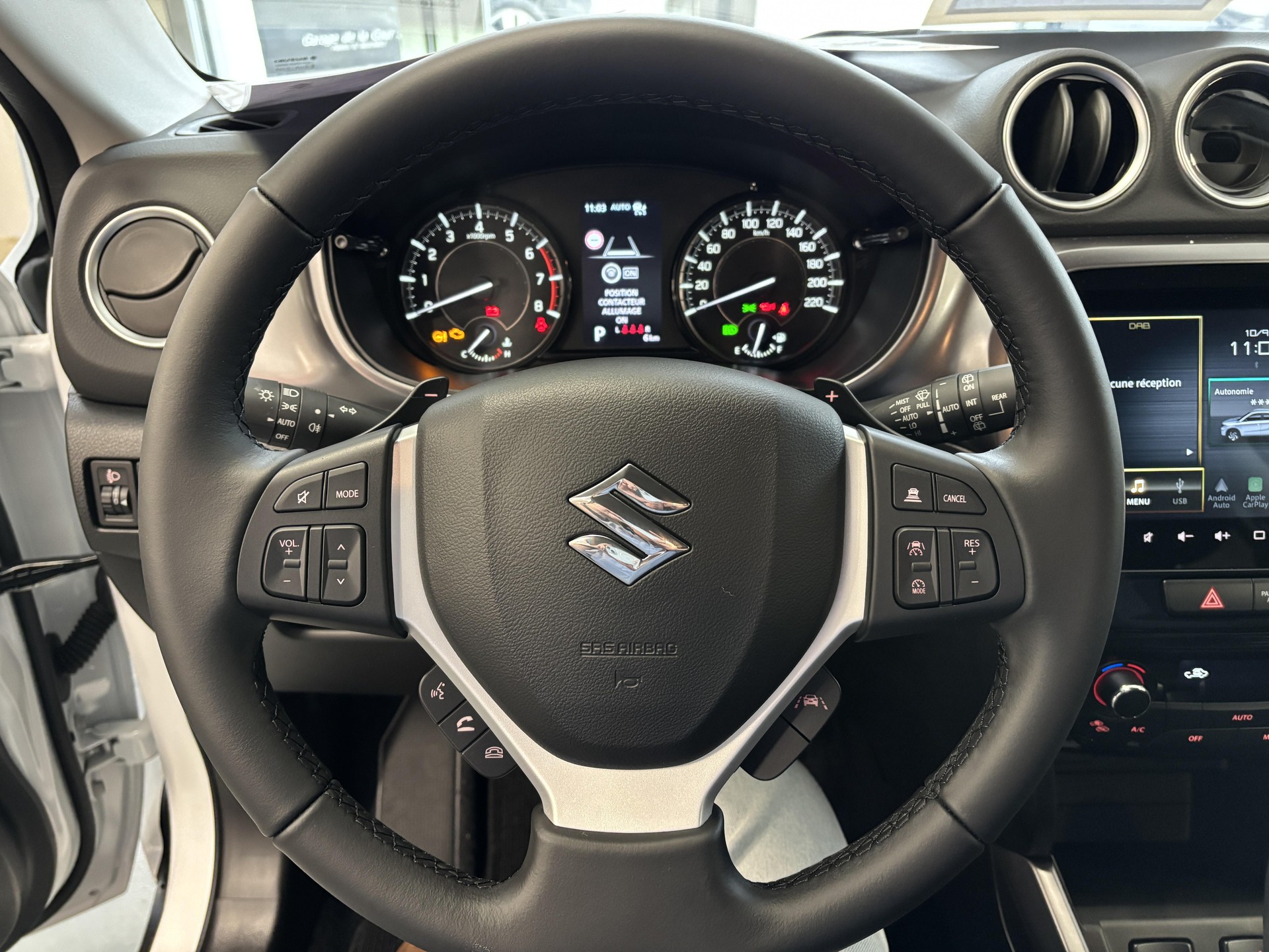 SUZUKI Vitara 1.4 T Compact+ Hybrid 4x4-image-4