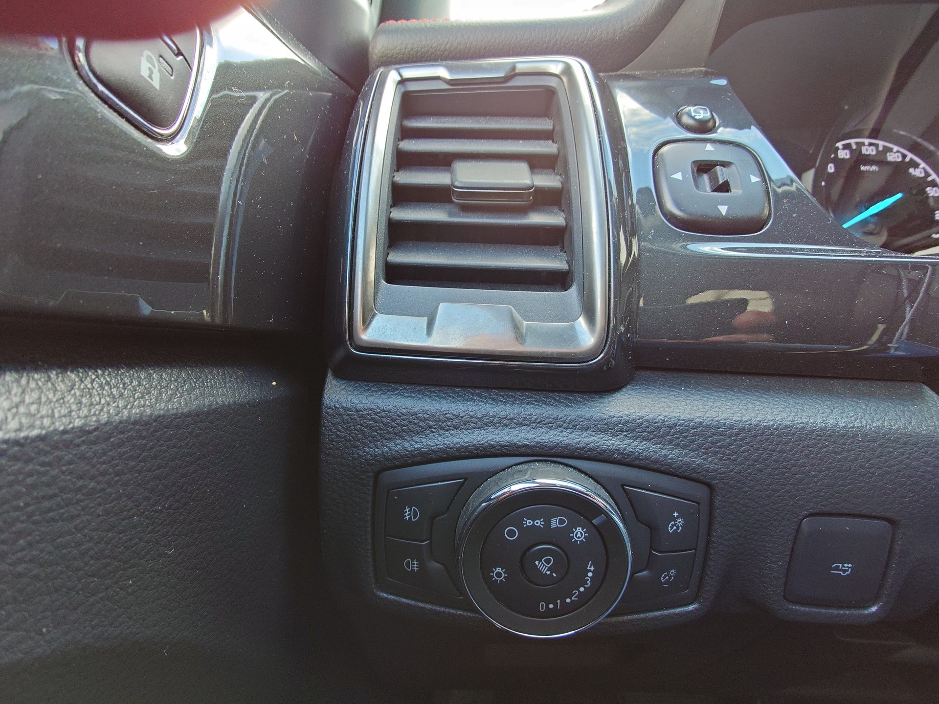 FORD Ranger Stormtrak 2.0 Eco Blue 4x4 A-image-11