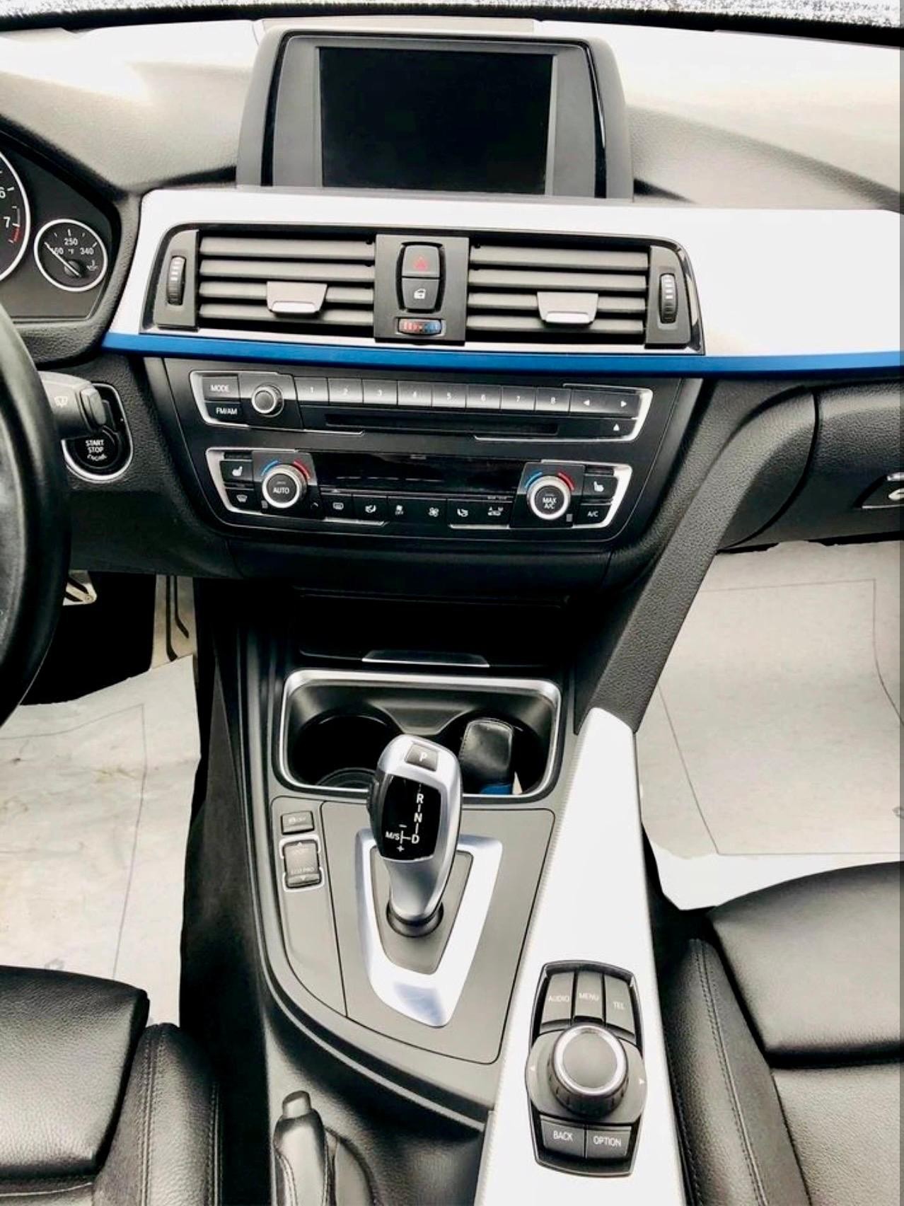 BMW 328i xDrive Steptronic-image-8