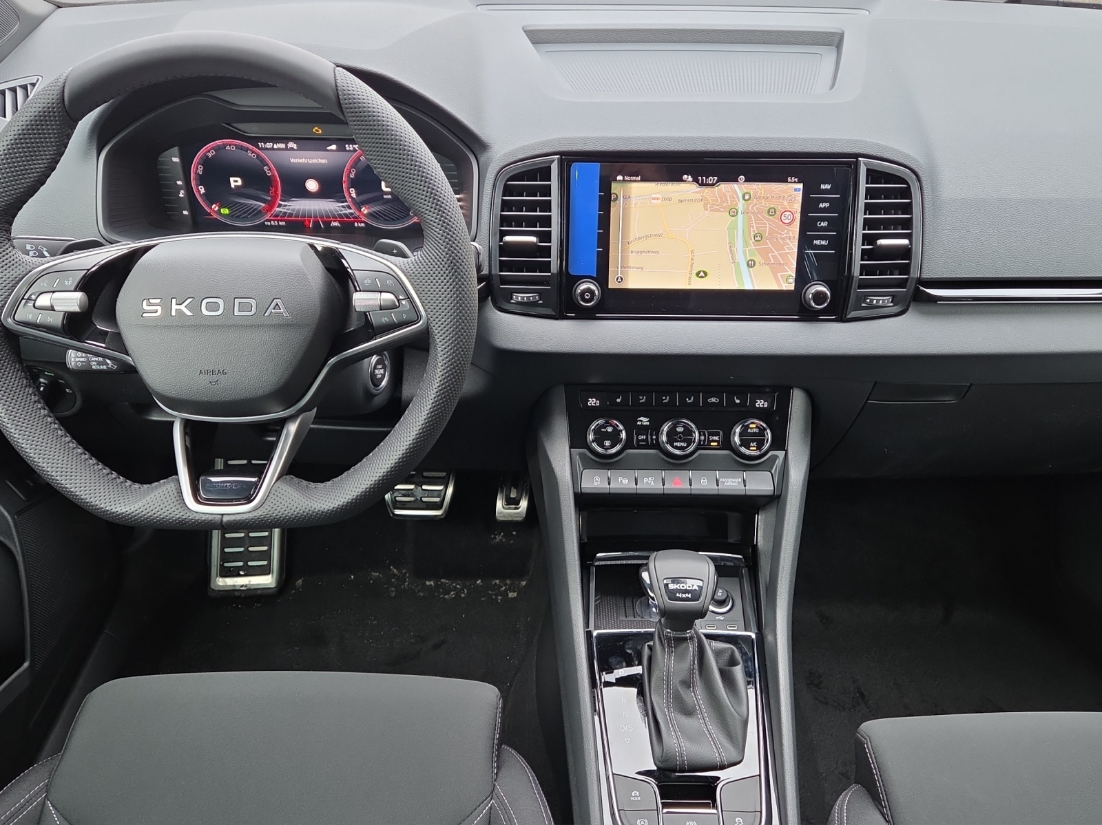 SKODA Karoq 2.0 TSI SportLine 4x4 DSG-image-6