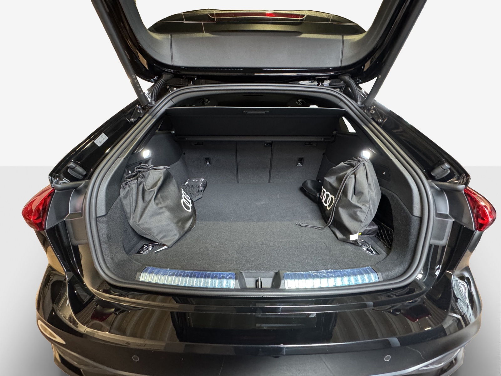 AUDI A5 Avant e-hybrid quattro 270 kW S tronic-image-12