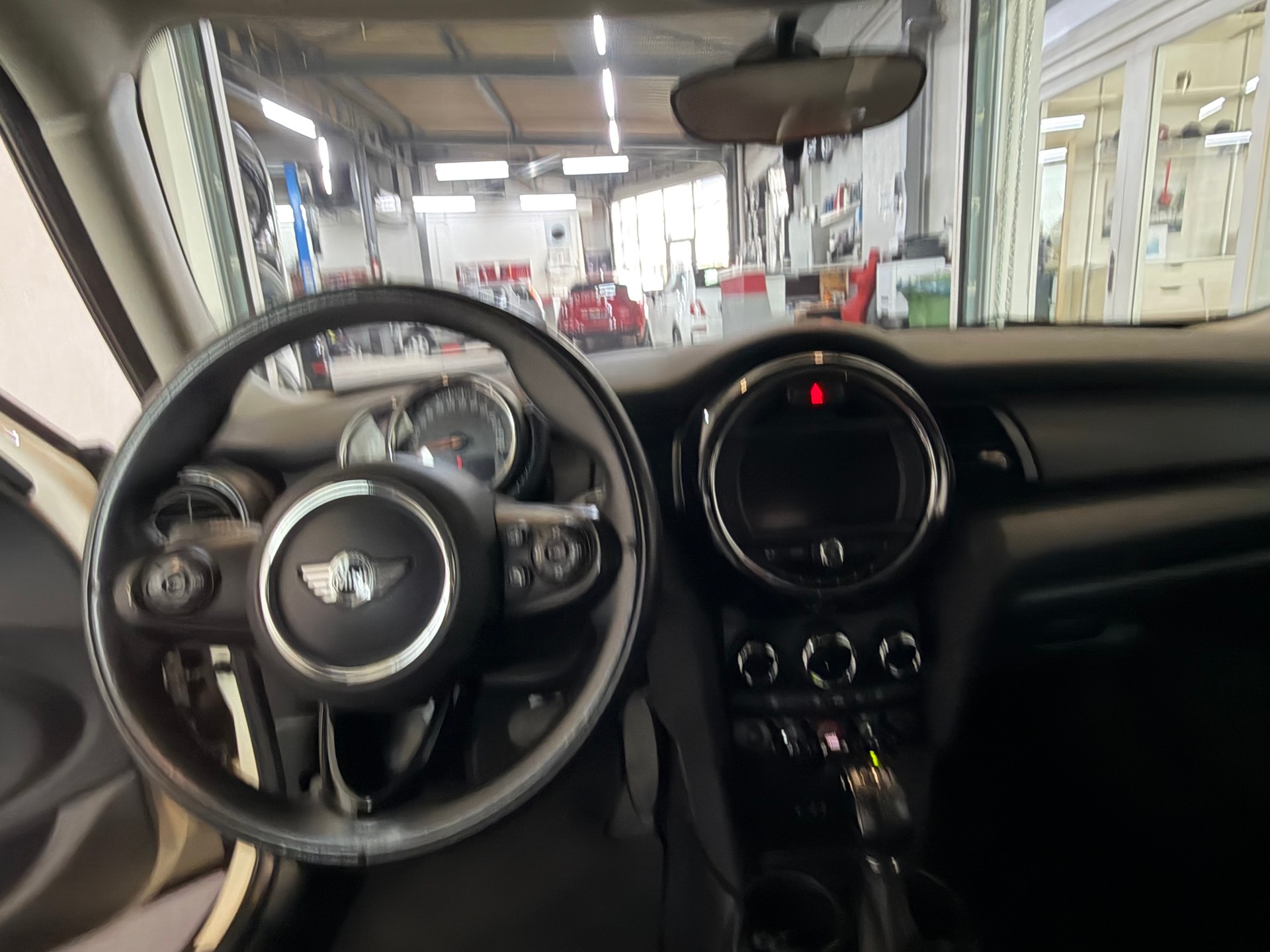 MINI One Steptronic-image-9