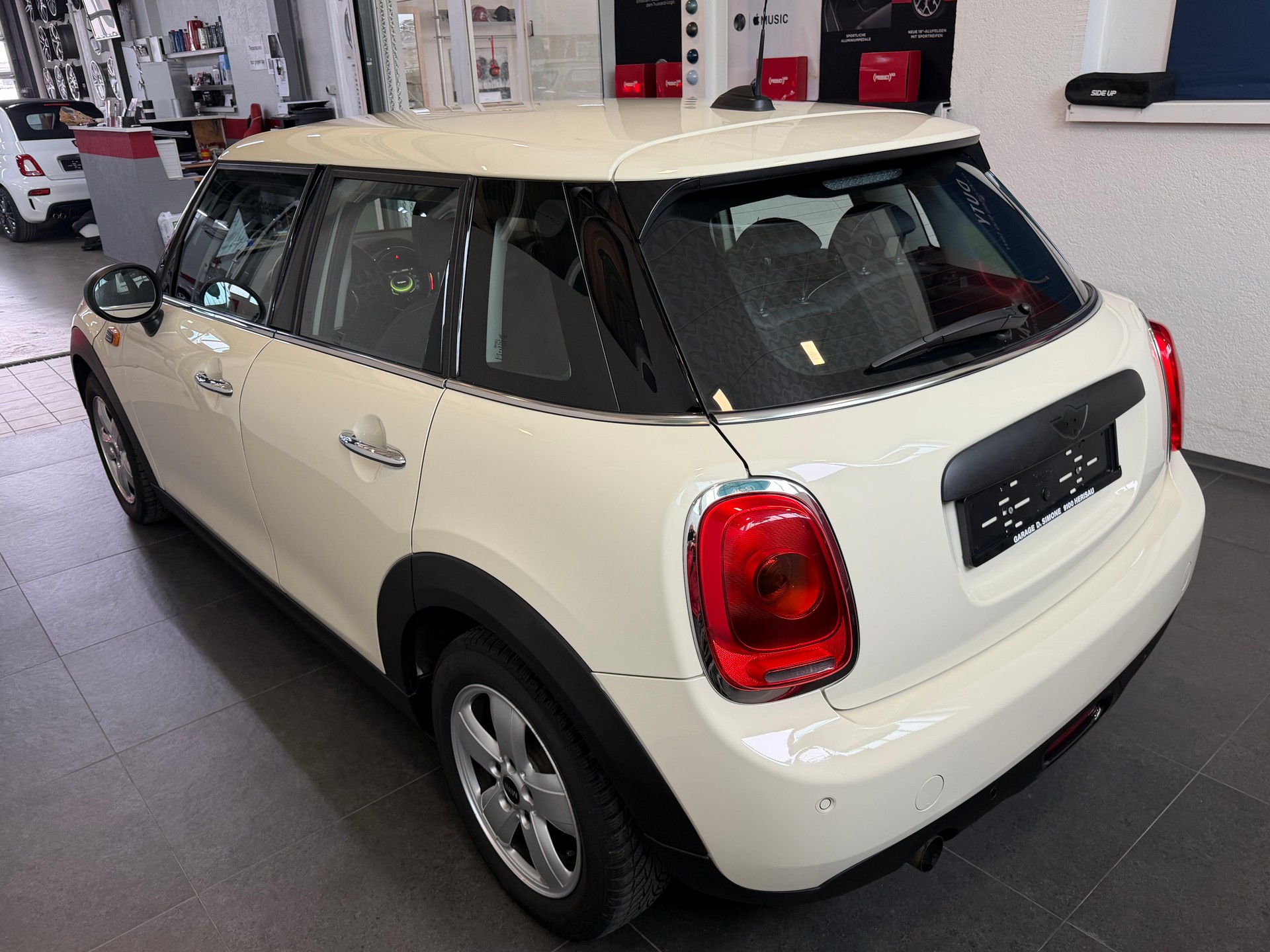 MINI One Steptronic-image-5