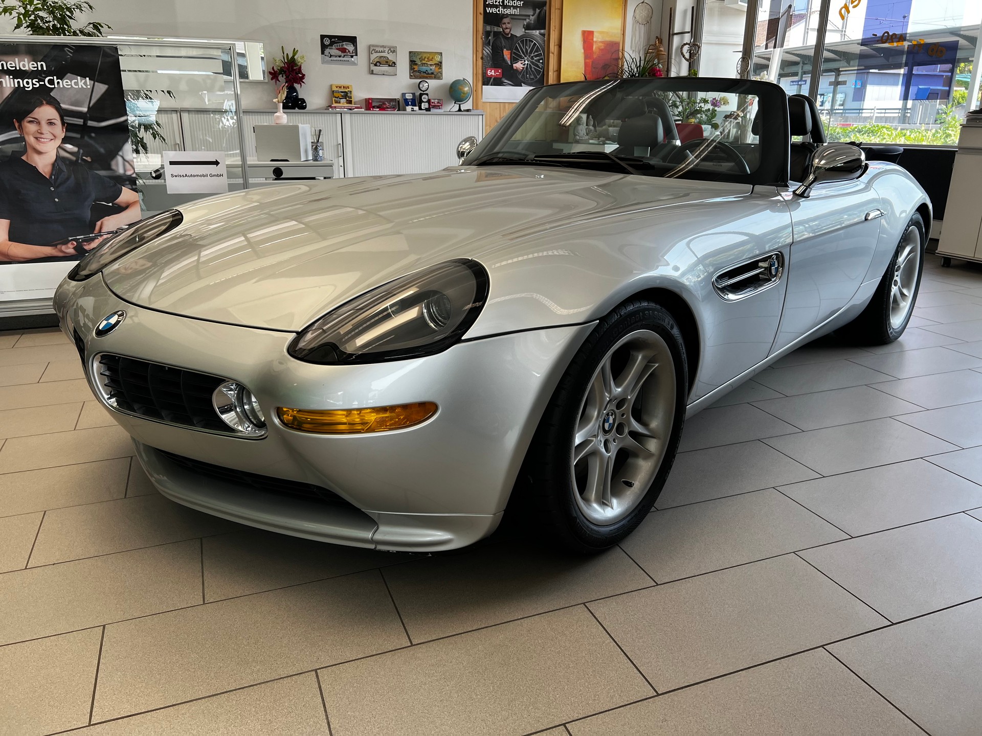 BMW Z8 Roadster-image-2