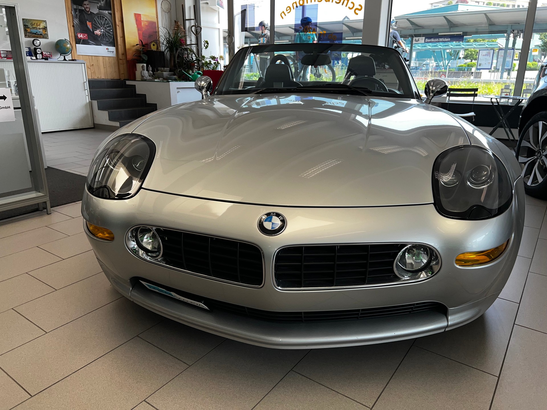 BMW Z8 Roadster-image-4