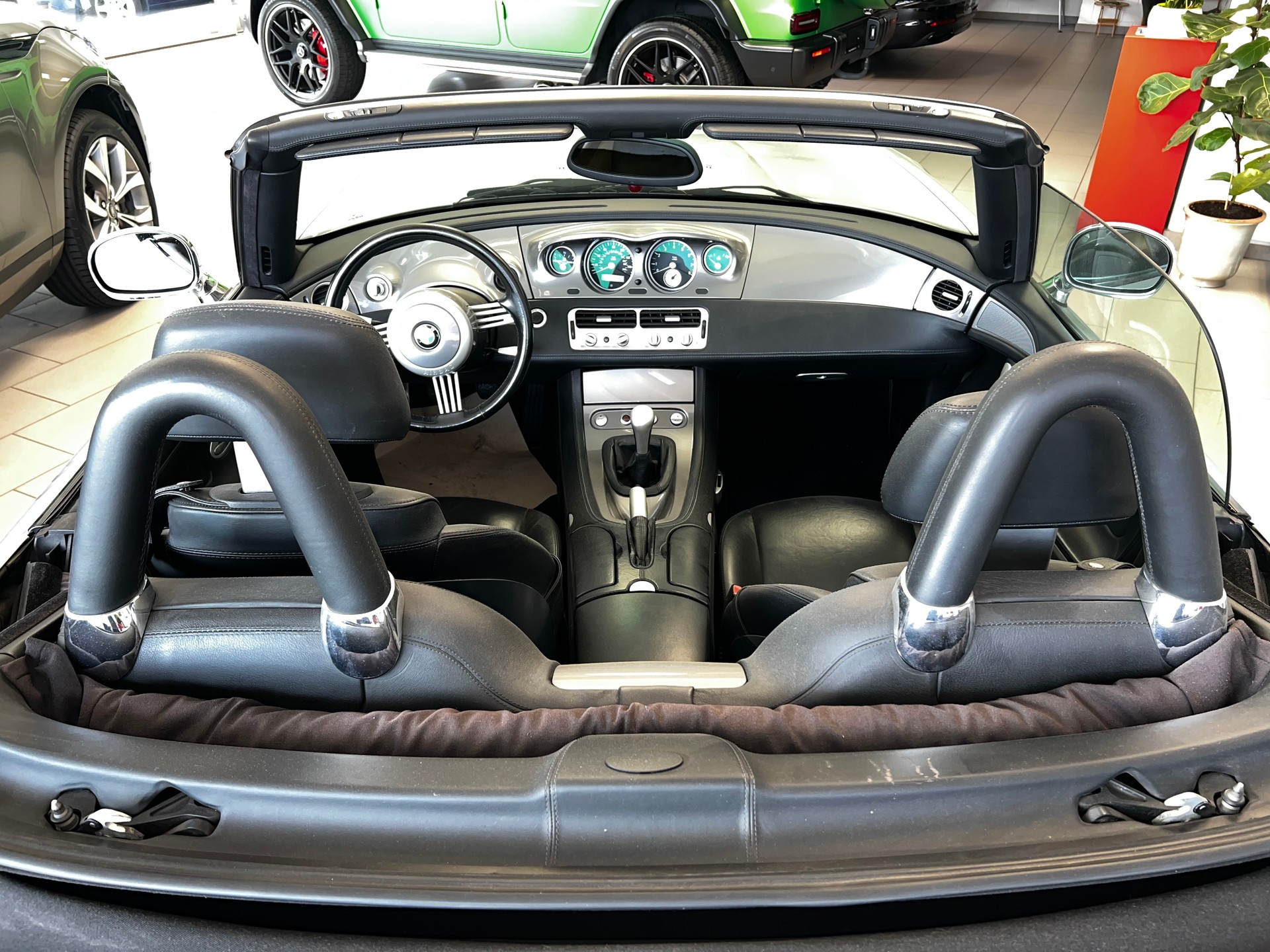 BMW Z8 Roadster-image-9