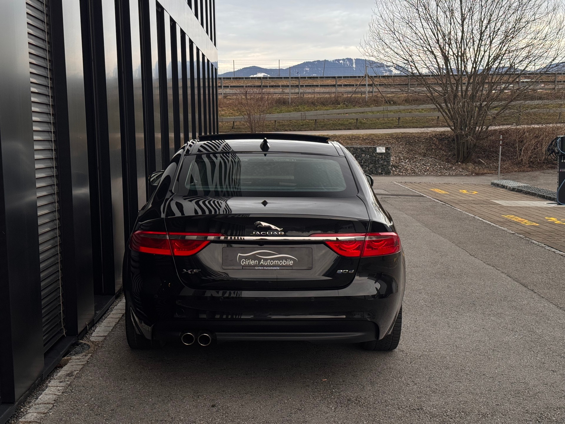 JAGUAR XF 20d Prestige Automatic-image-11