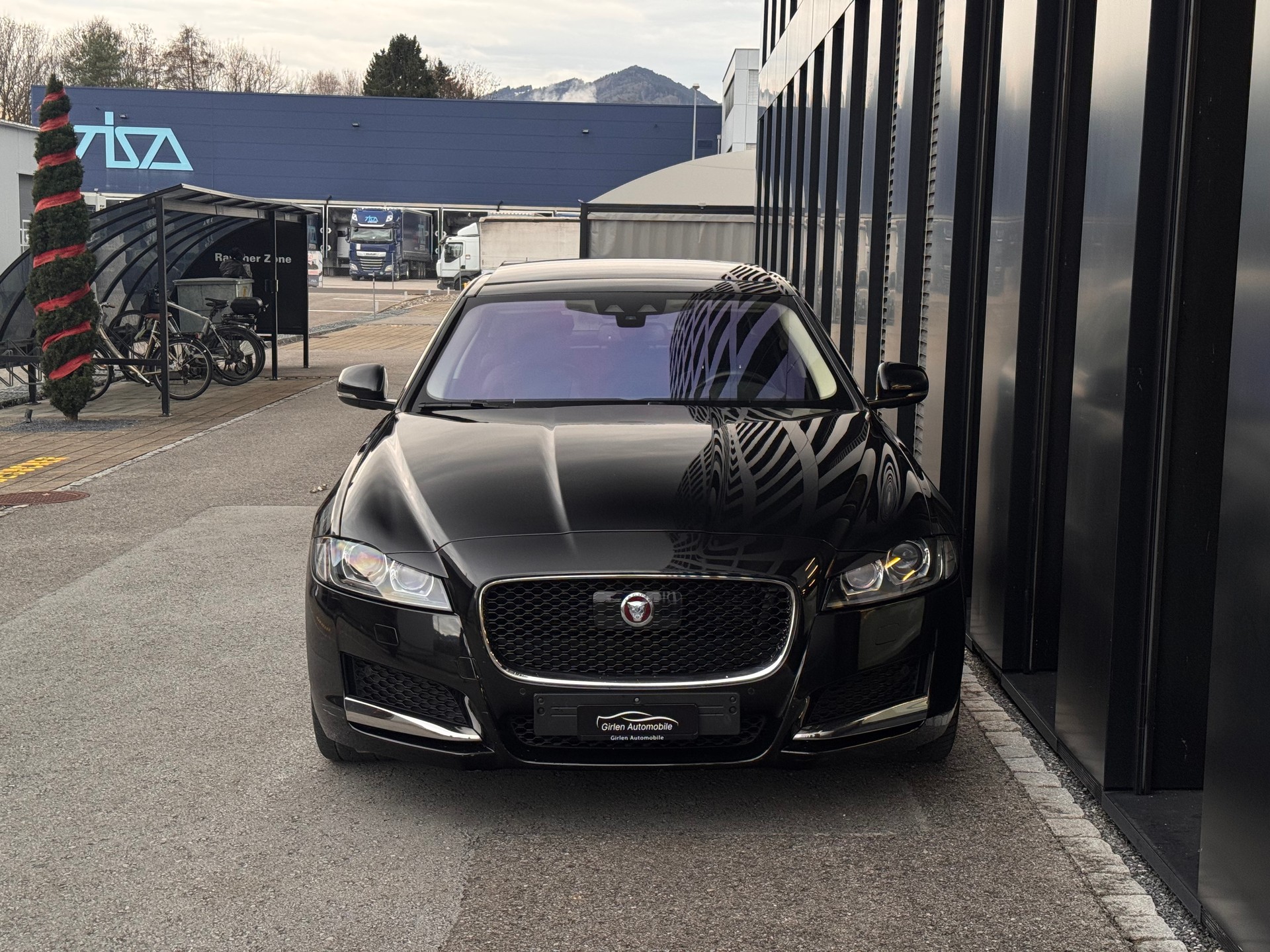 JAGUAR XF 20d Prestige Automatic-image-6