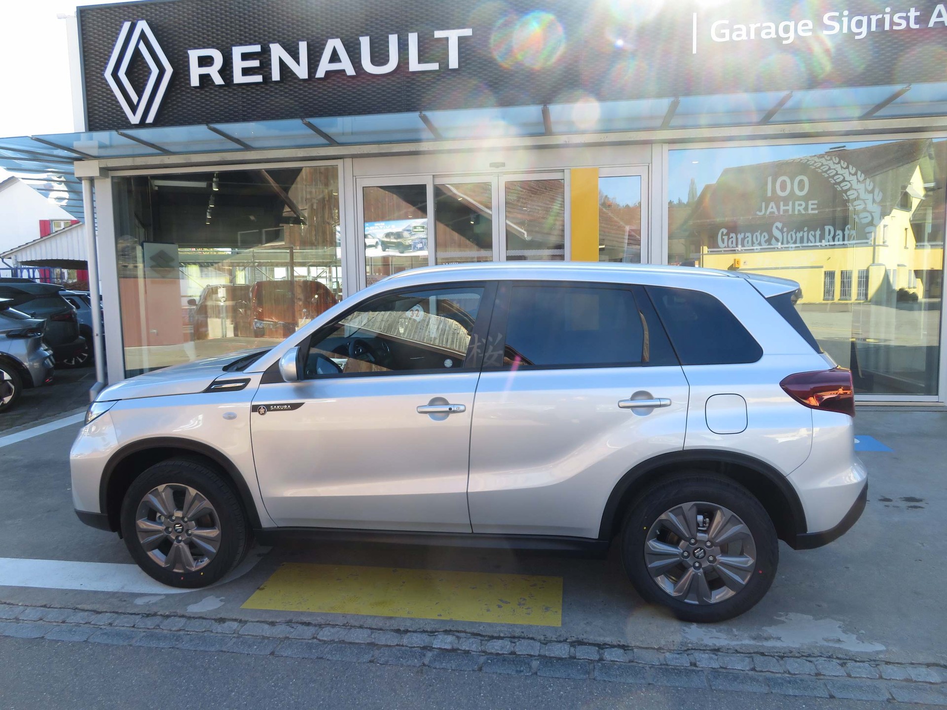 SUZUKI Vitara 1.4 T Sakura Hybrid 4x4-showroom-element-1
