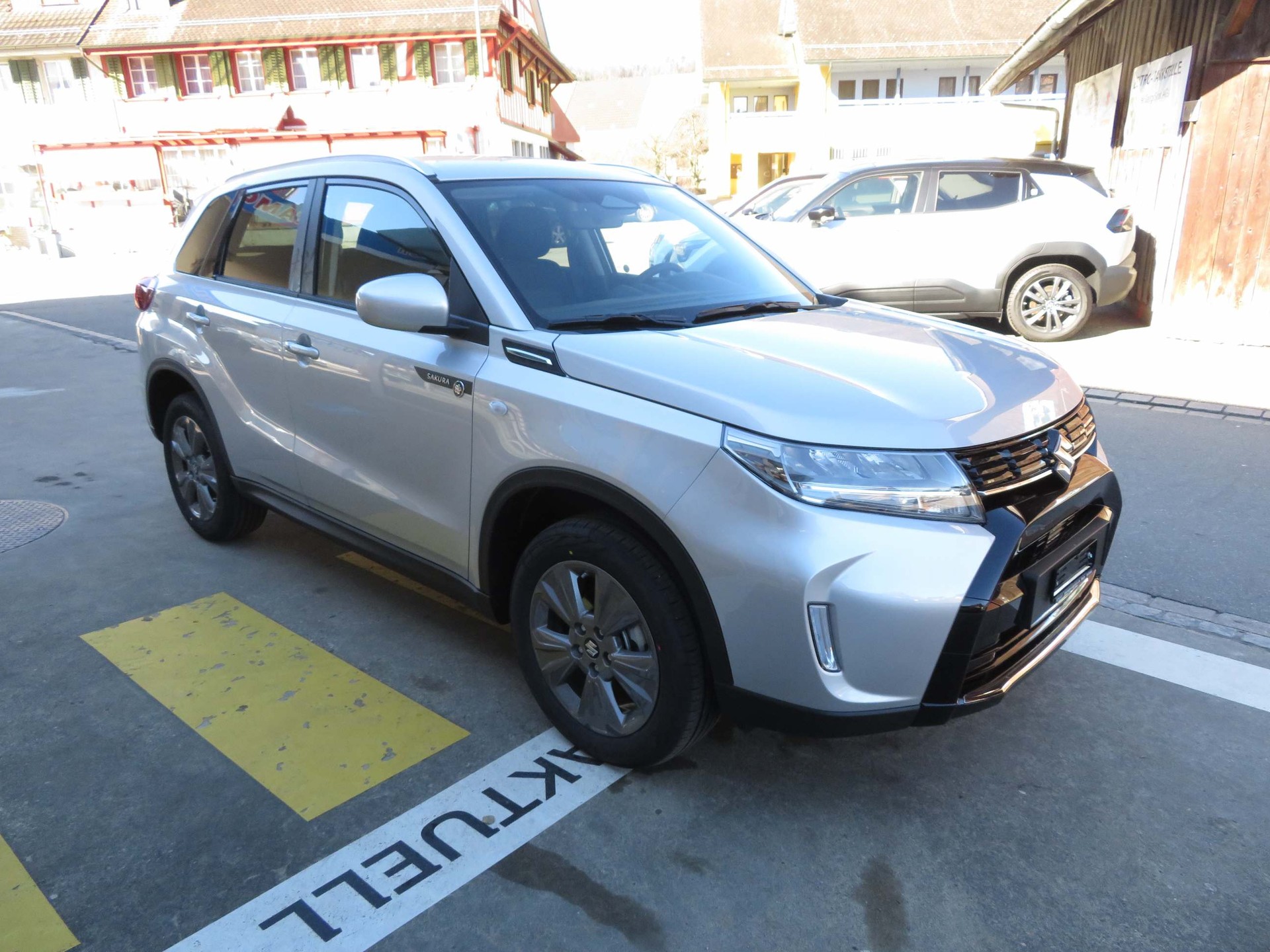 SUZUKI Vitara 1.4 T Sakura Hybrid 4x4-image-5