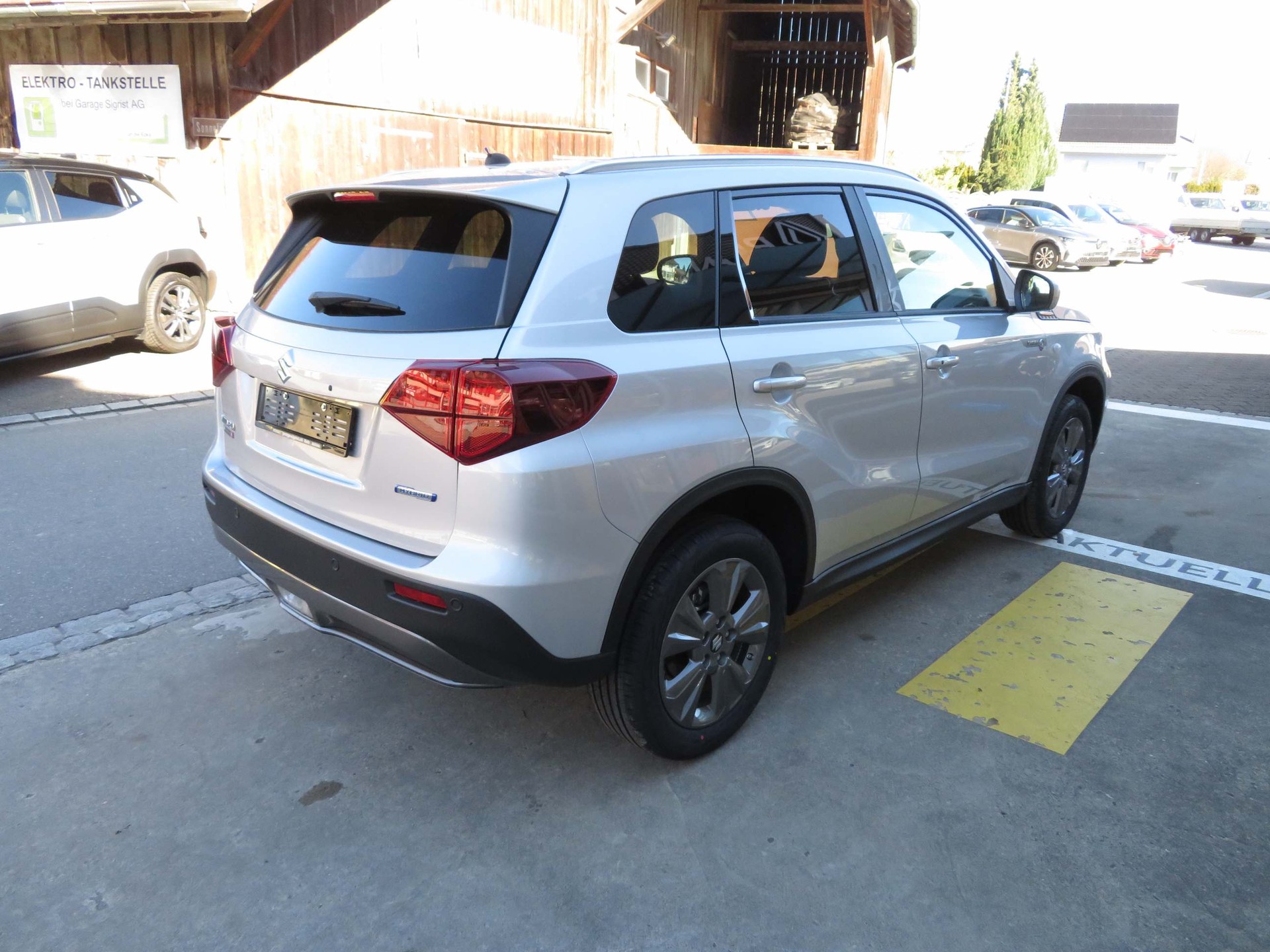 SUZUKI Vitara 1.4 T Sakura Hybrid 4x4-image-8