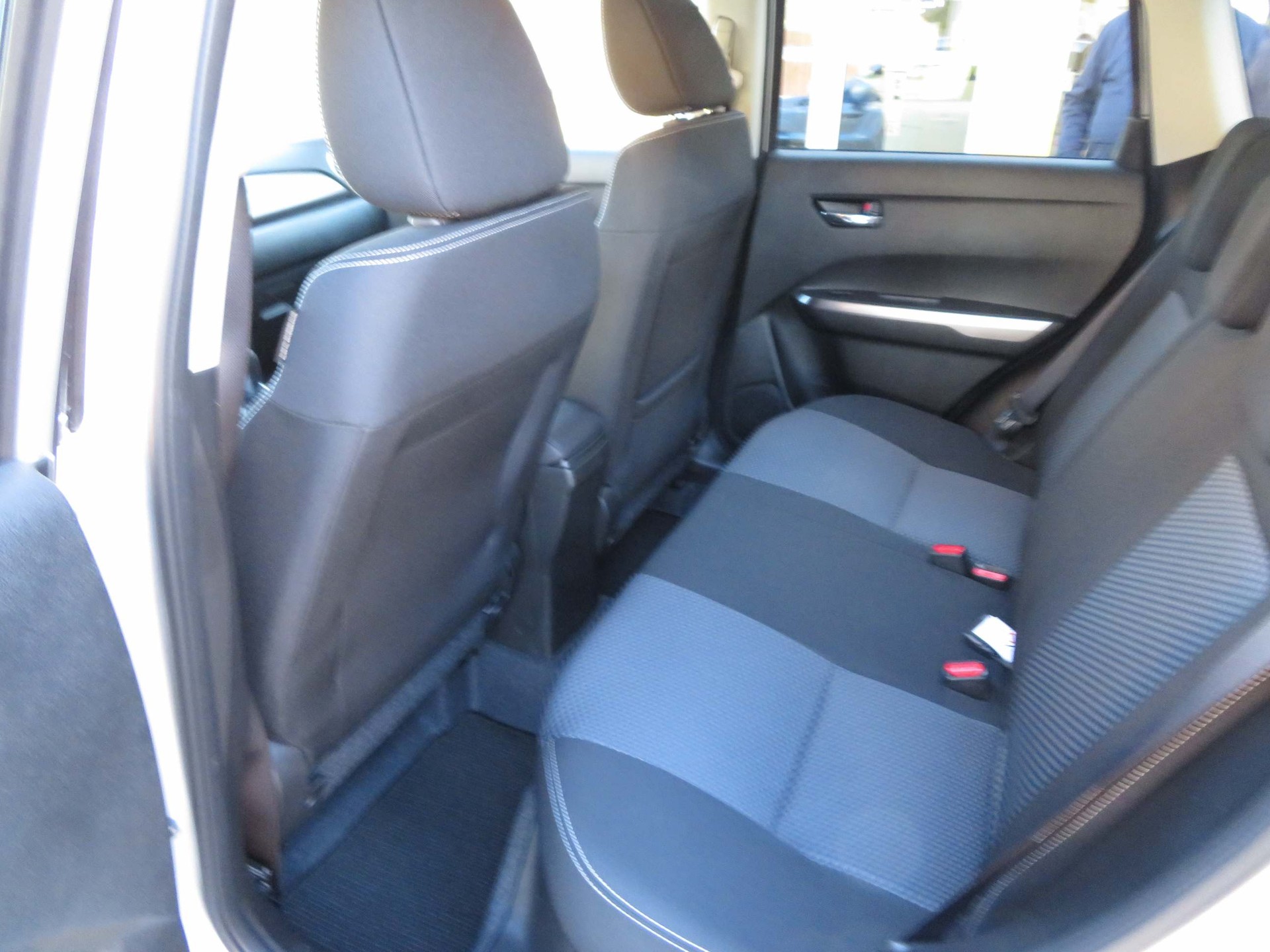 SUZUKI Vitara 1.4 T Sakura Hybrid 4x4-image-11