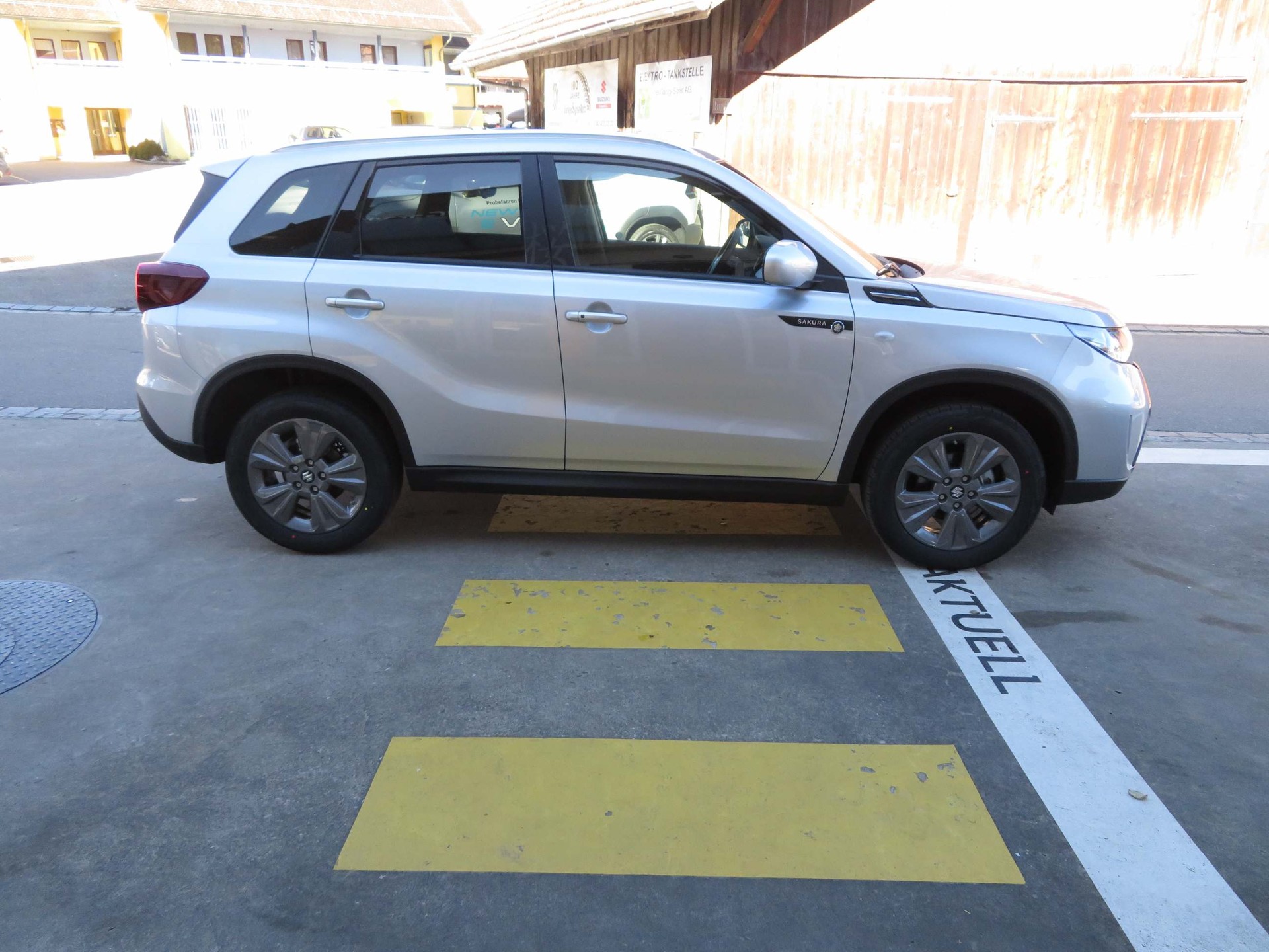 SUZUKI Vitara 1.4 T Sakura Hybrid 4x4-image-7